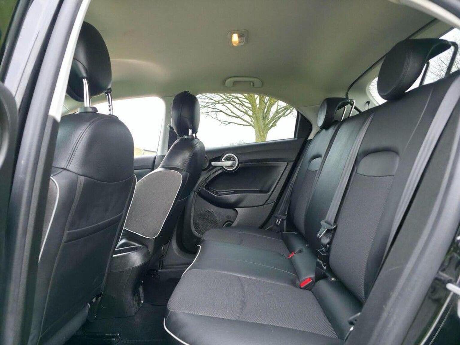 2017 Fiat 500X image 17