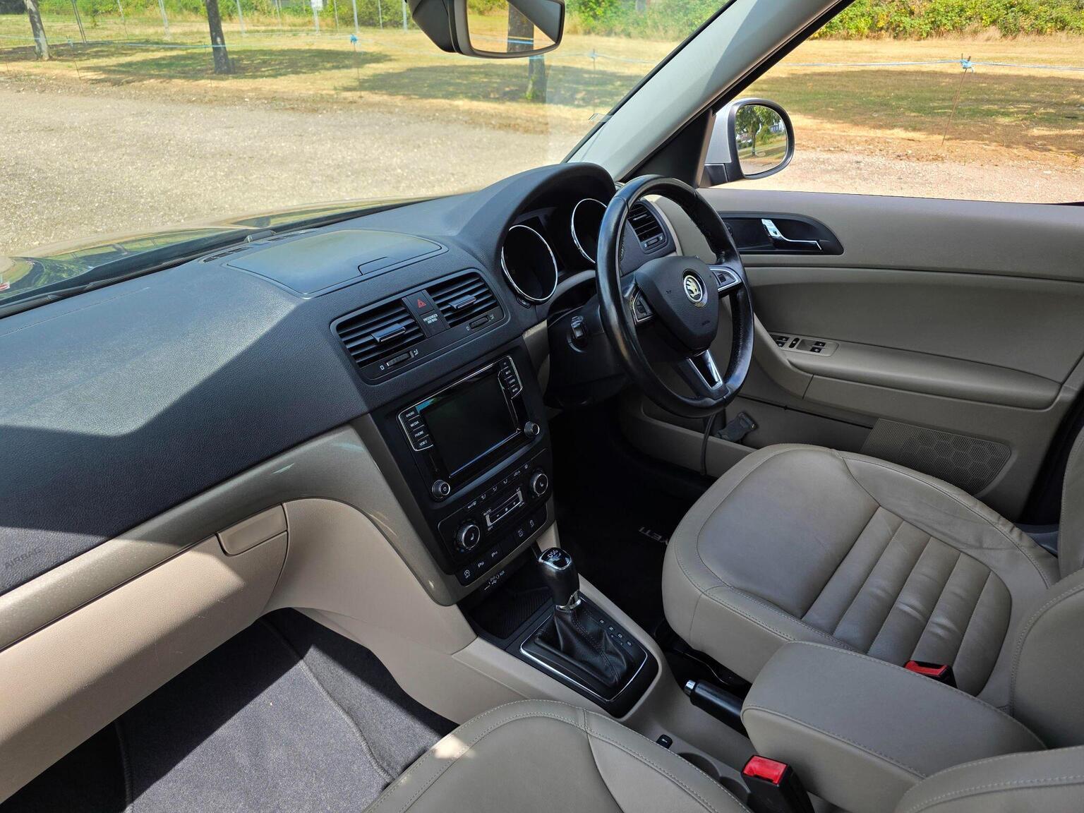 2016 Skoda Yeti image 28