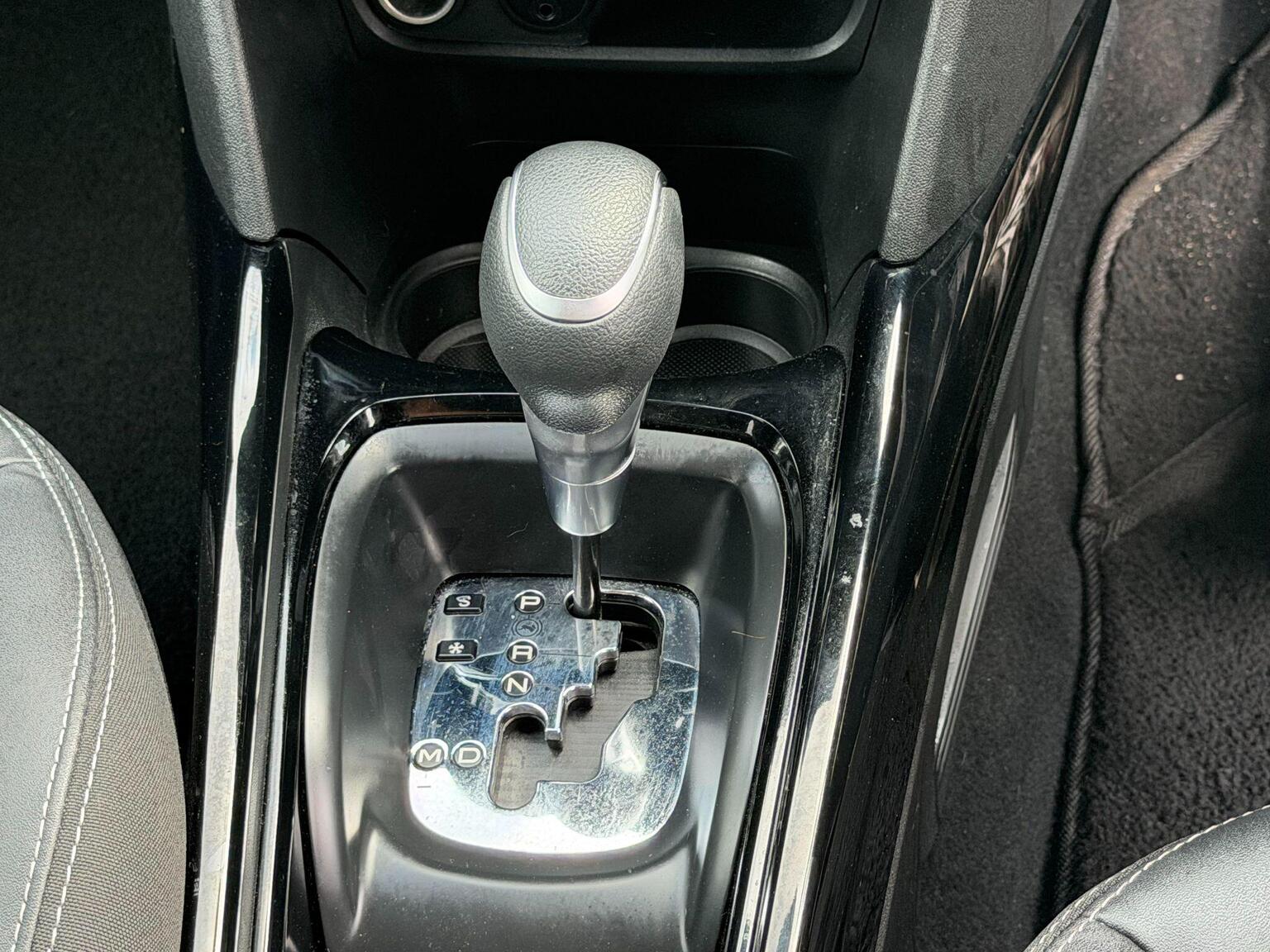 2018 Peugeot 2008 image 17