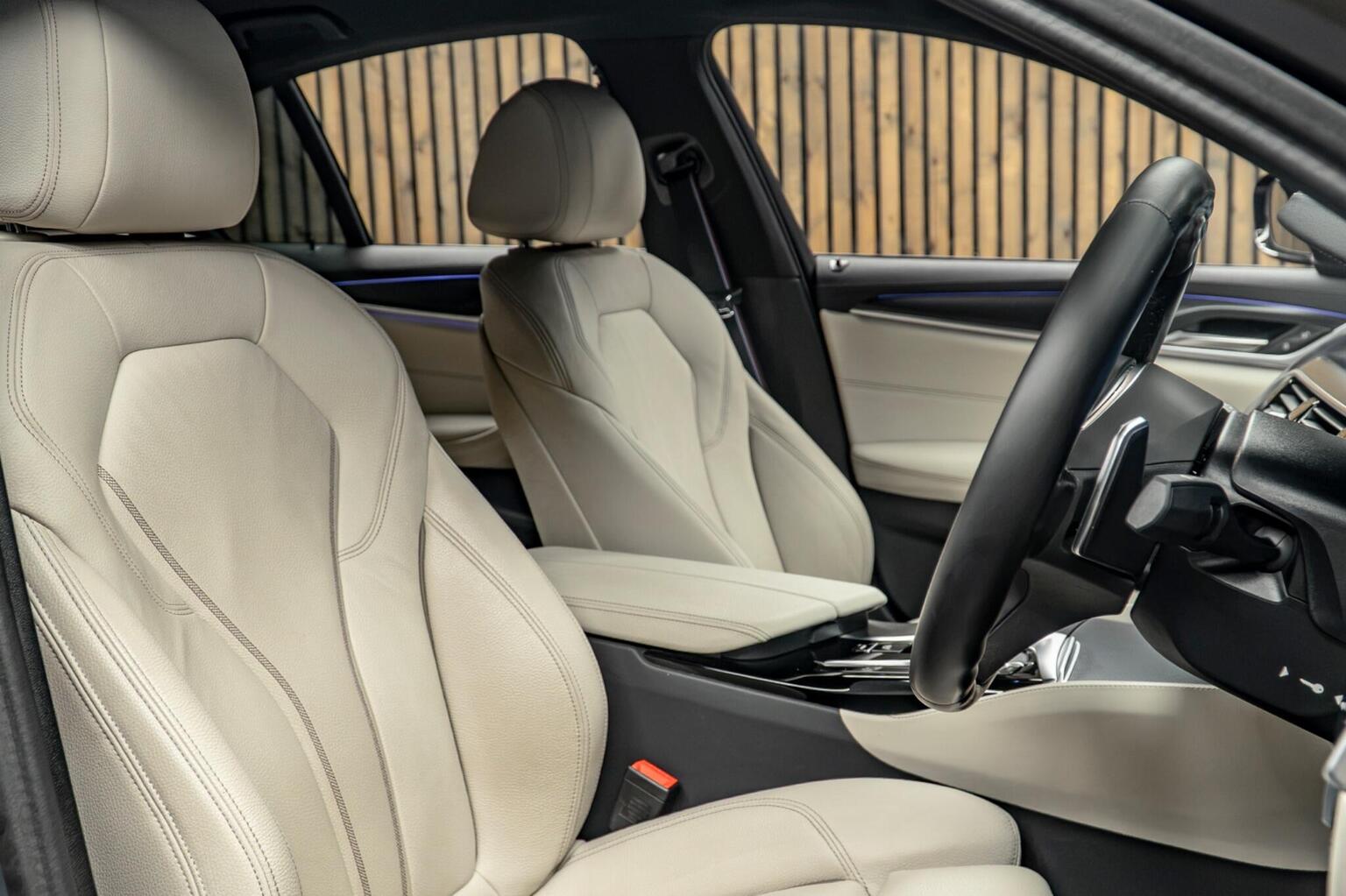 2022 BMW 5 Series 530d M Sport Steptronic xDrive — photograph 2