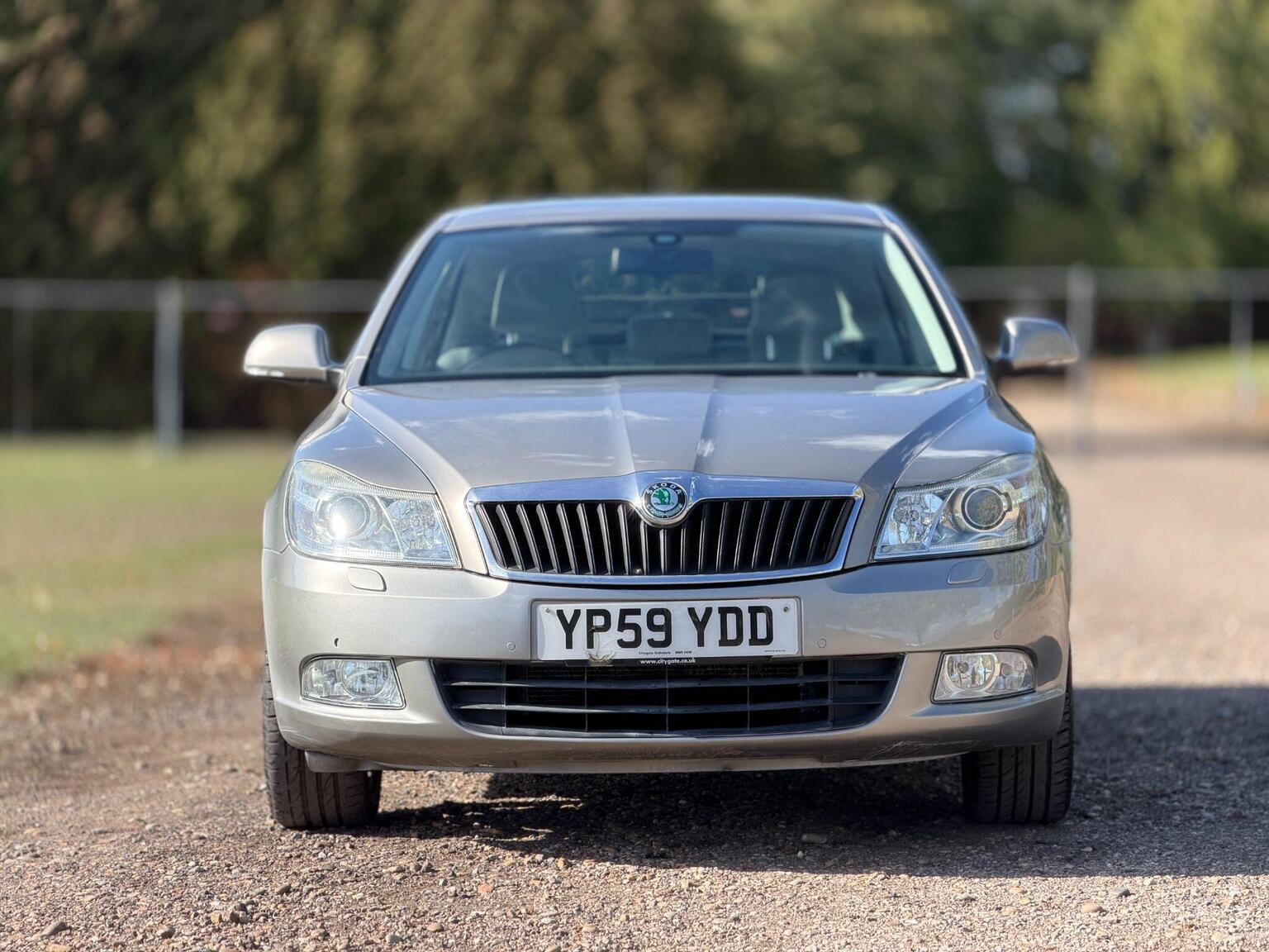 2009 Skoda Octavia image 2