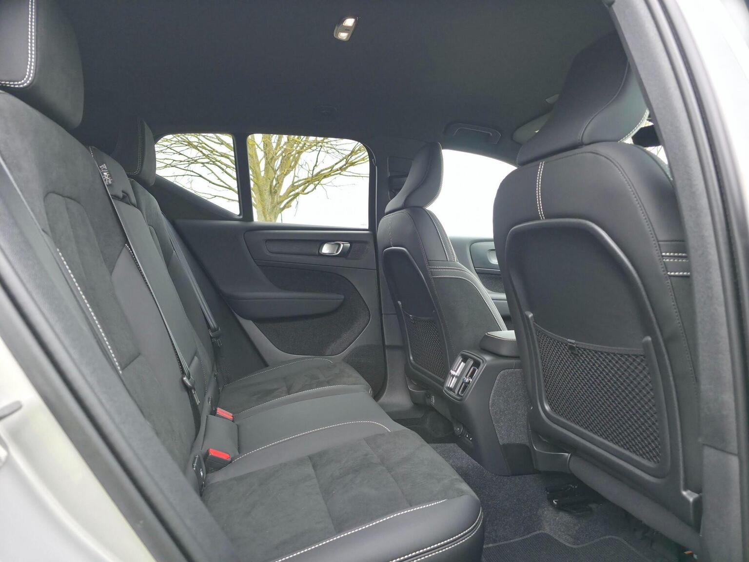 2024 Volvo EX40 image 19