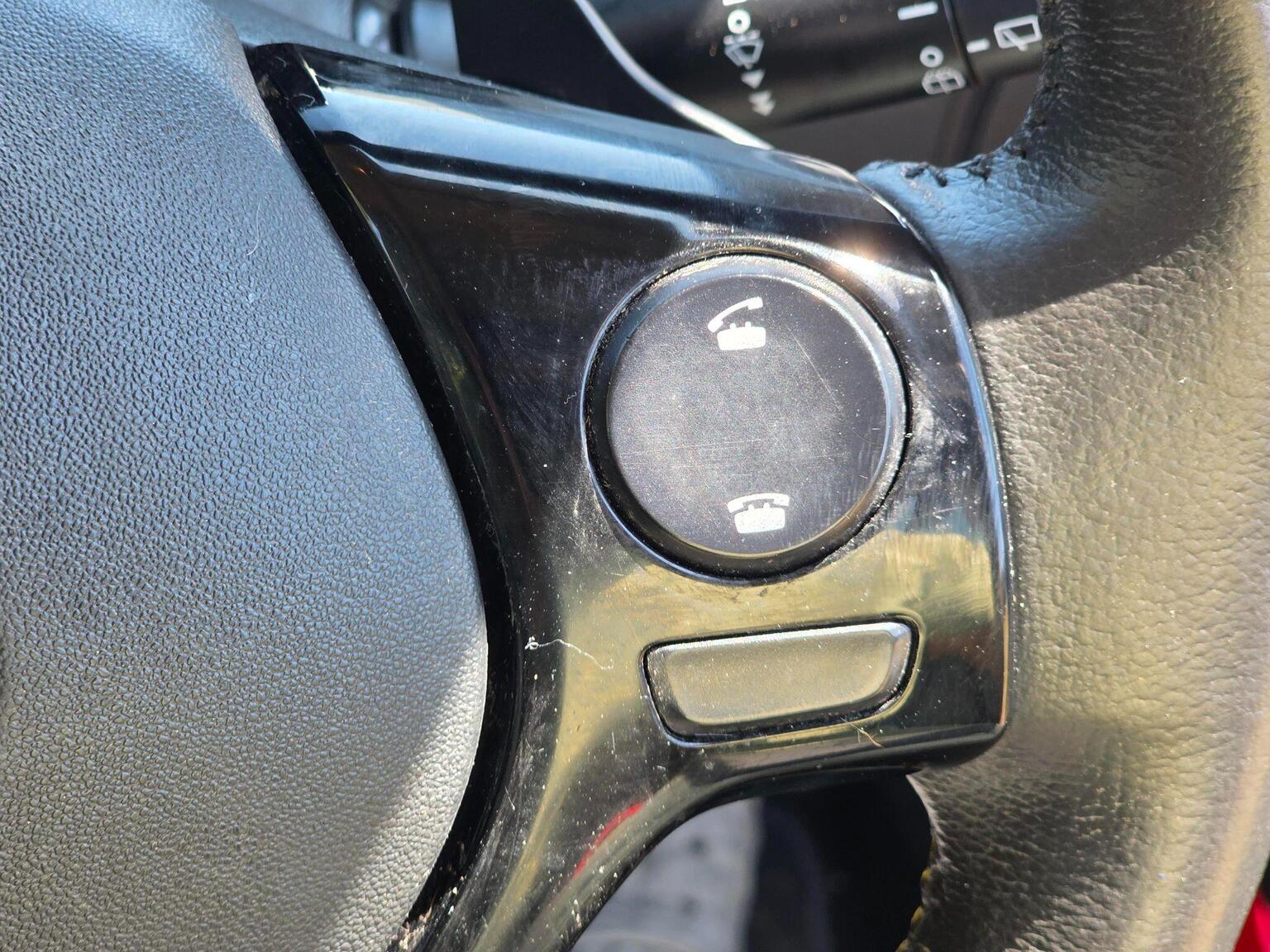 2015 Toyota AYGO image 35