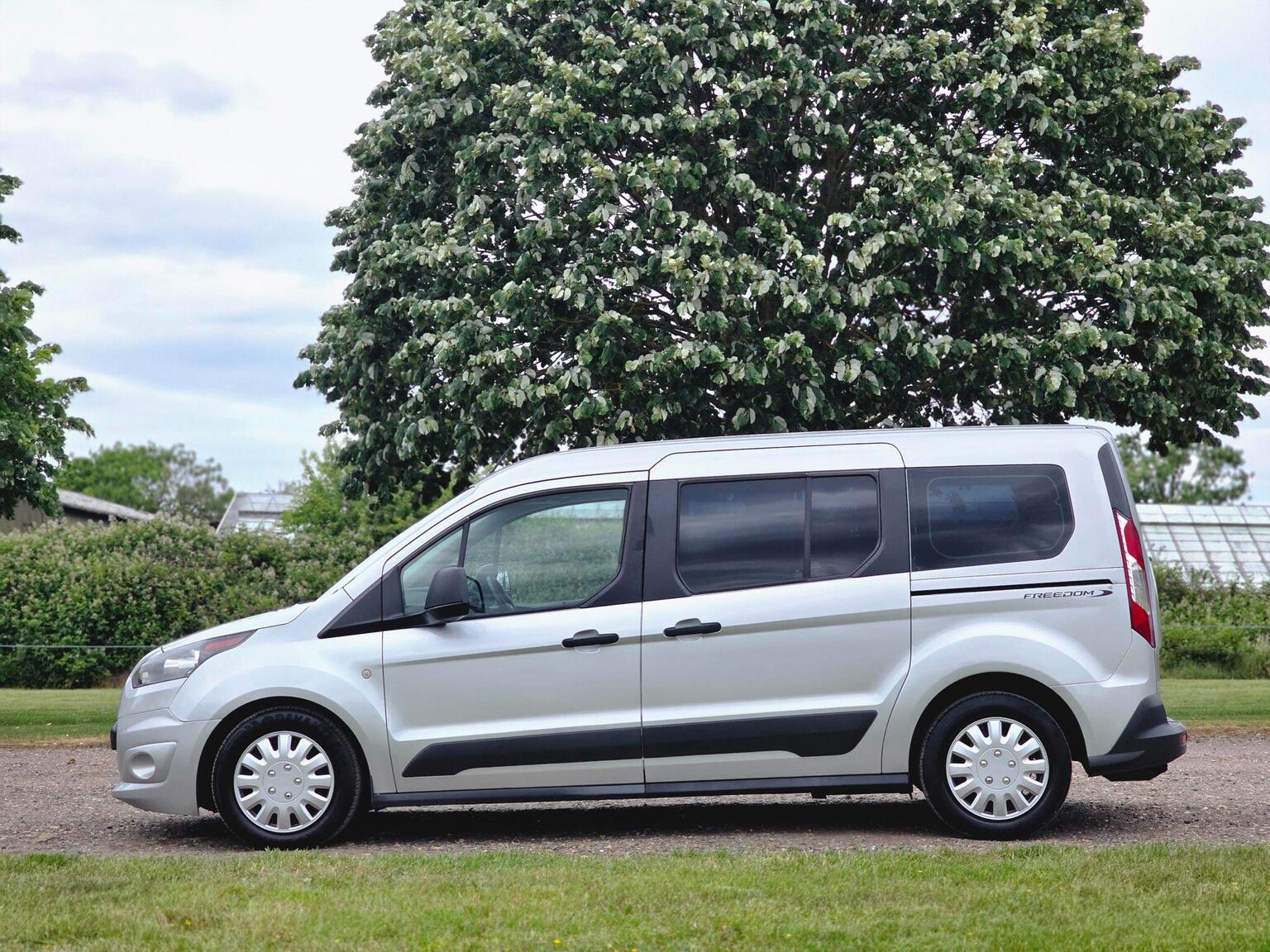 2017 Ford Grand Tourneo Connect image 15