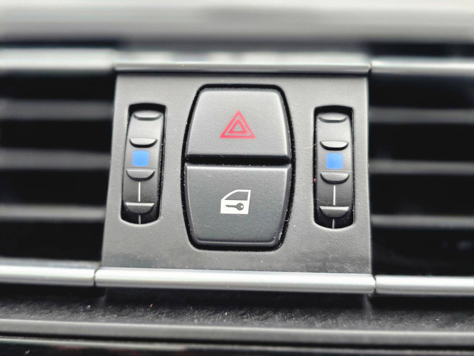2013 BMW 7 Series image 64