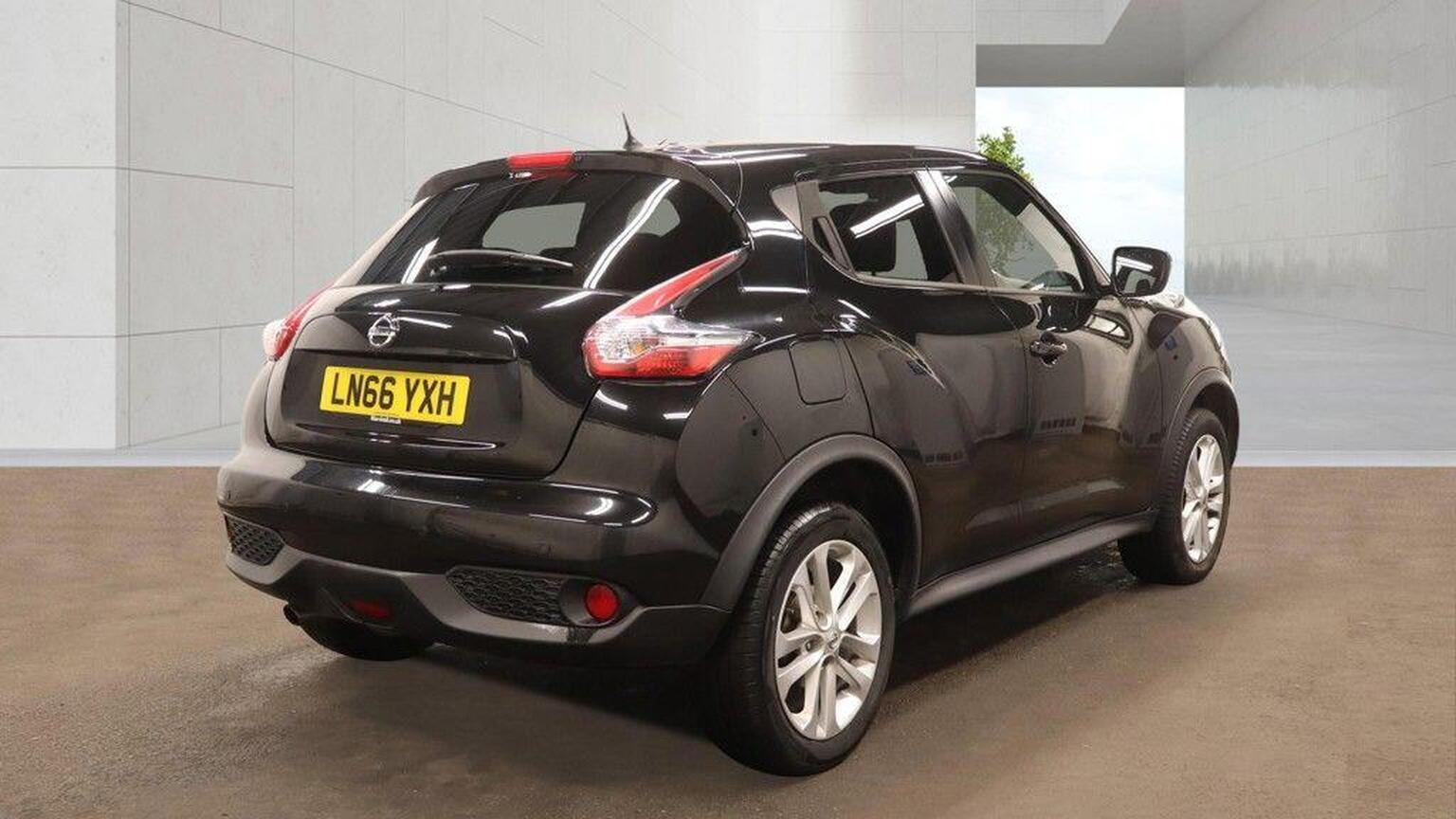 2016 Nissan Juke image 3