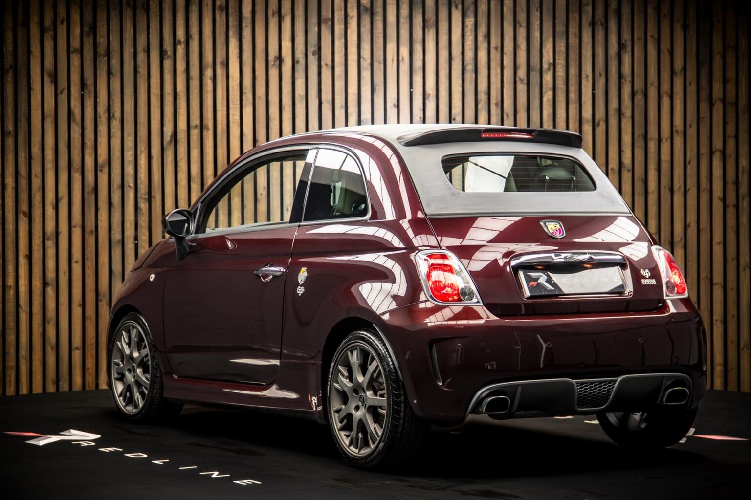2014 Abarth 695C Edizione Maserati Cabrio Auto — photograph 3