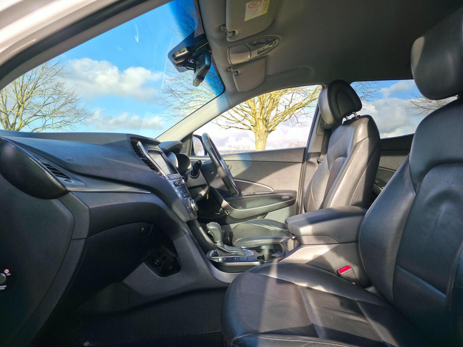 2017 Hyundai Santa Fe image 45