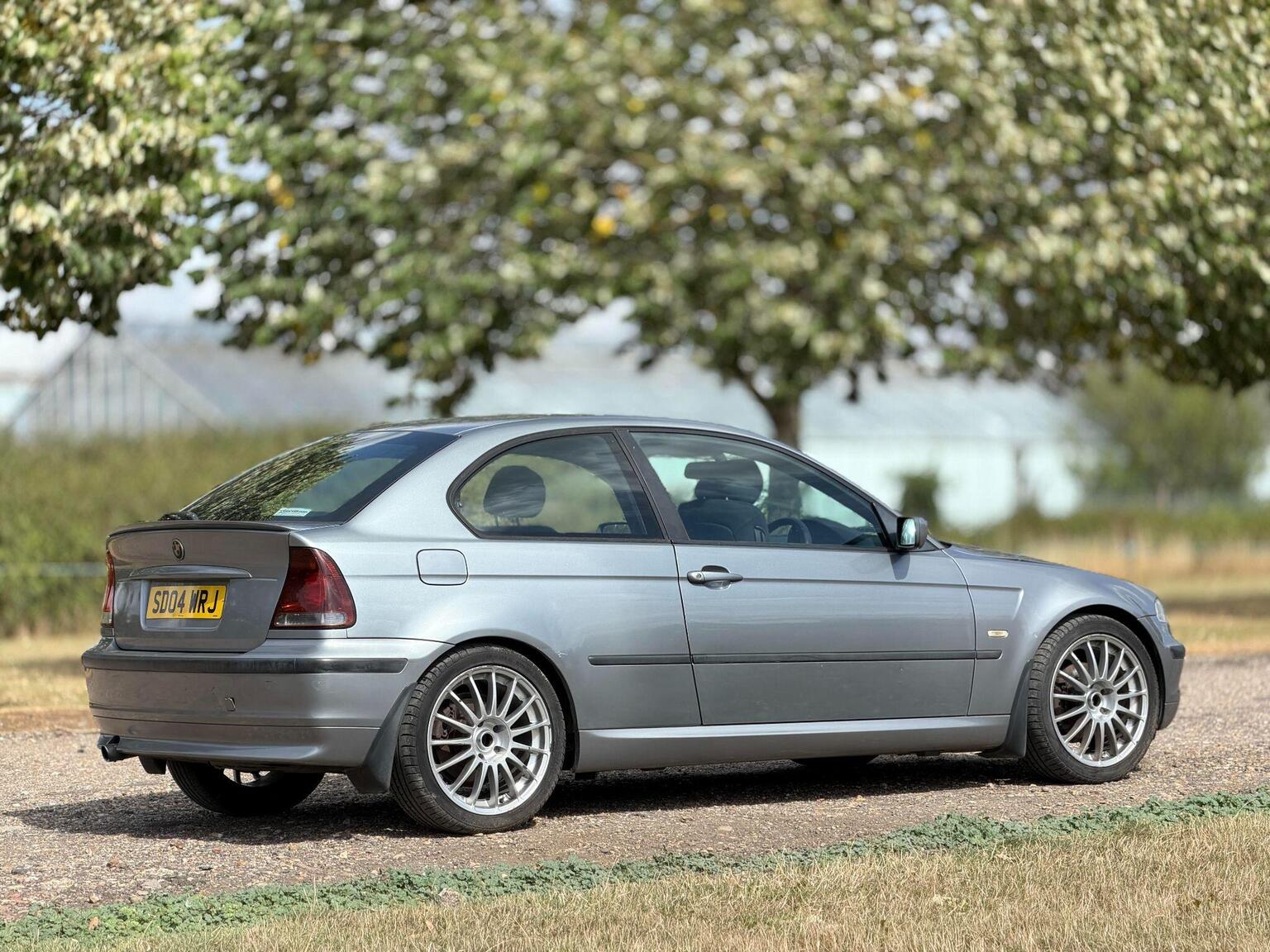 2004 BMW 3 Series image 5