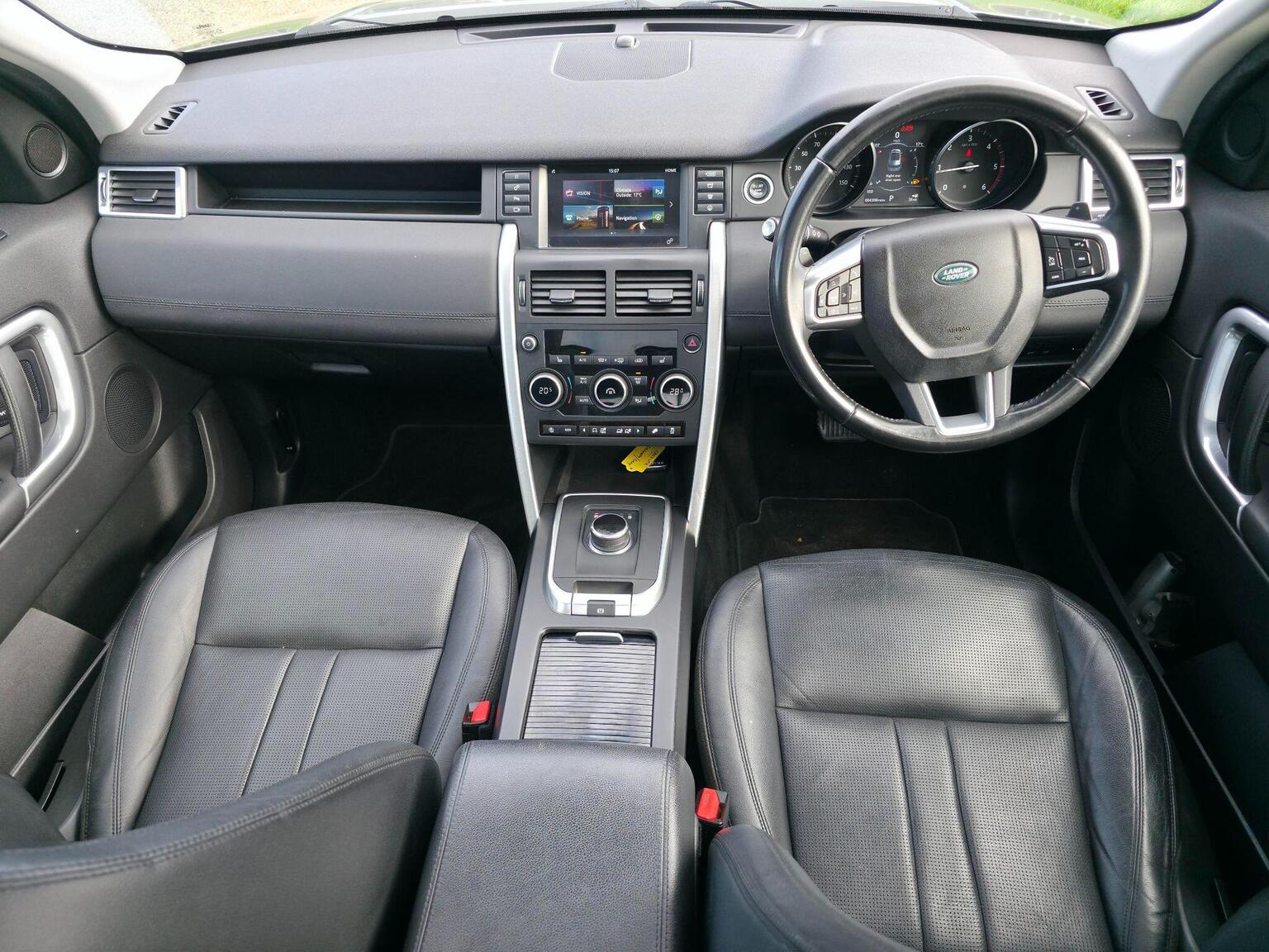 2018 Land Rover Discovery Sport image 28