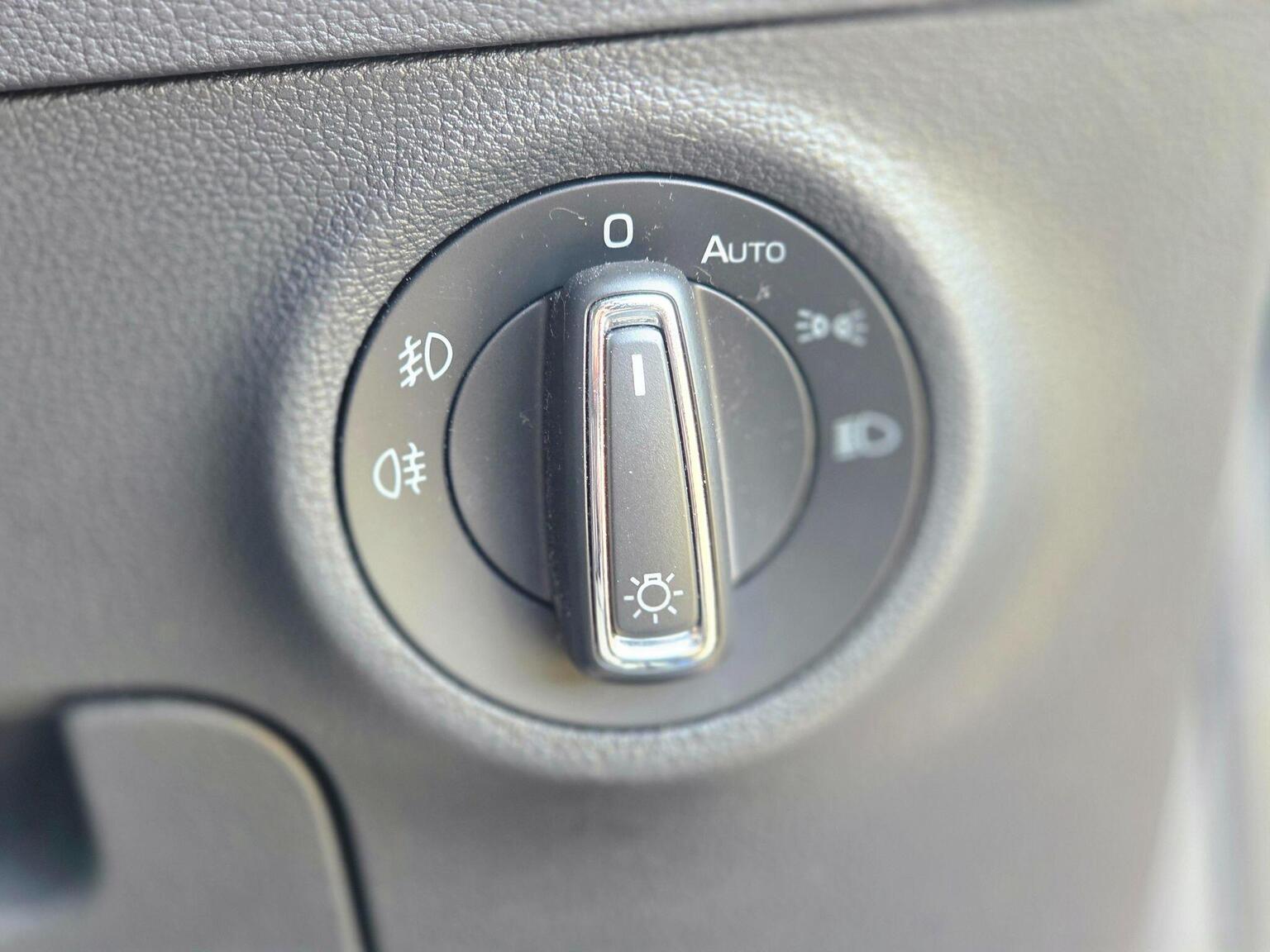 2018 Skoda Karoq image 40