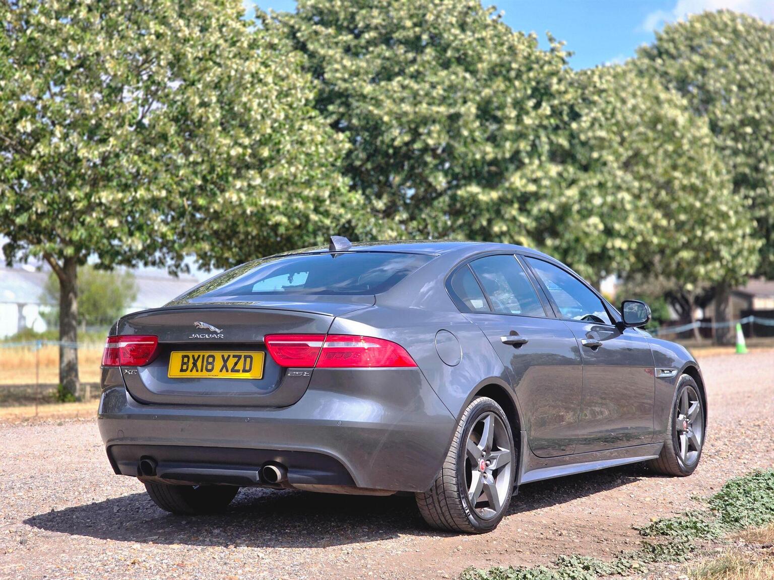 2018 Jaguar XE image 8