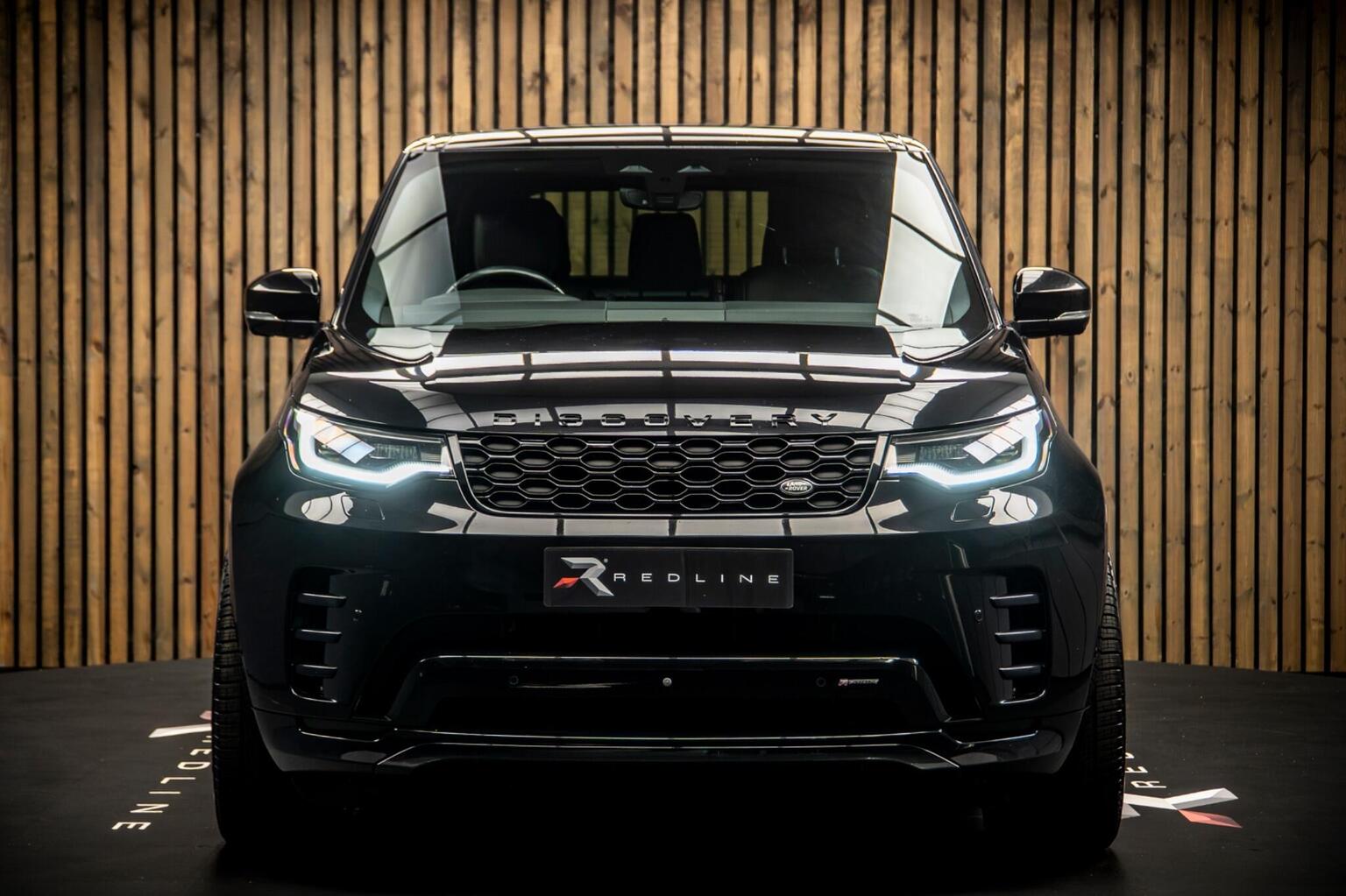 2022 Land Rover Discovery D300 R-Dynamic SE 4WD — photograph 5