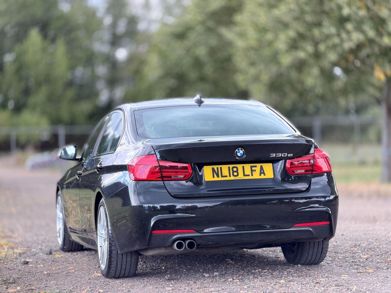 2018 BMW 3 Series image 11