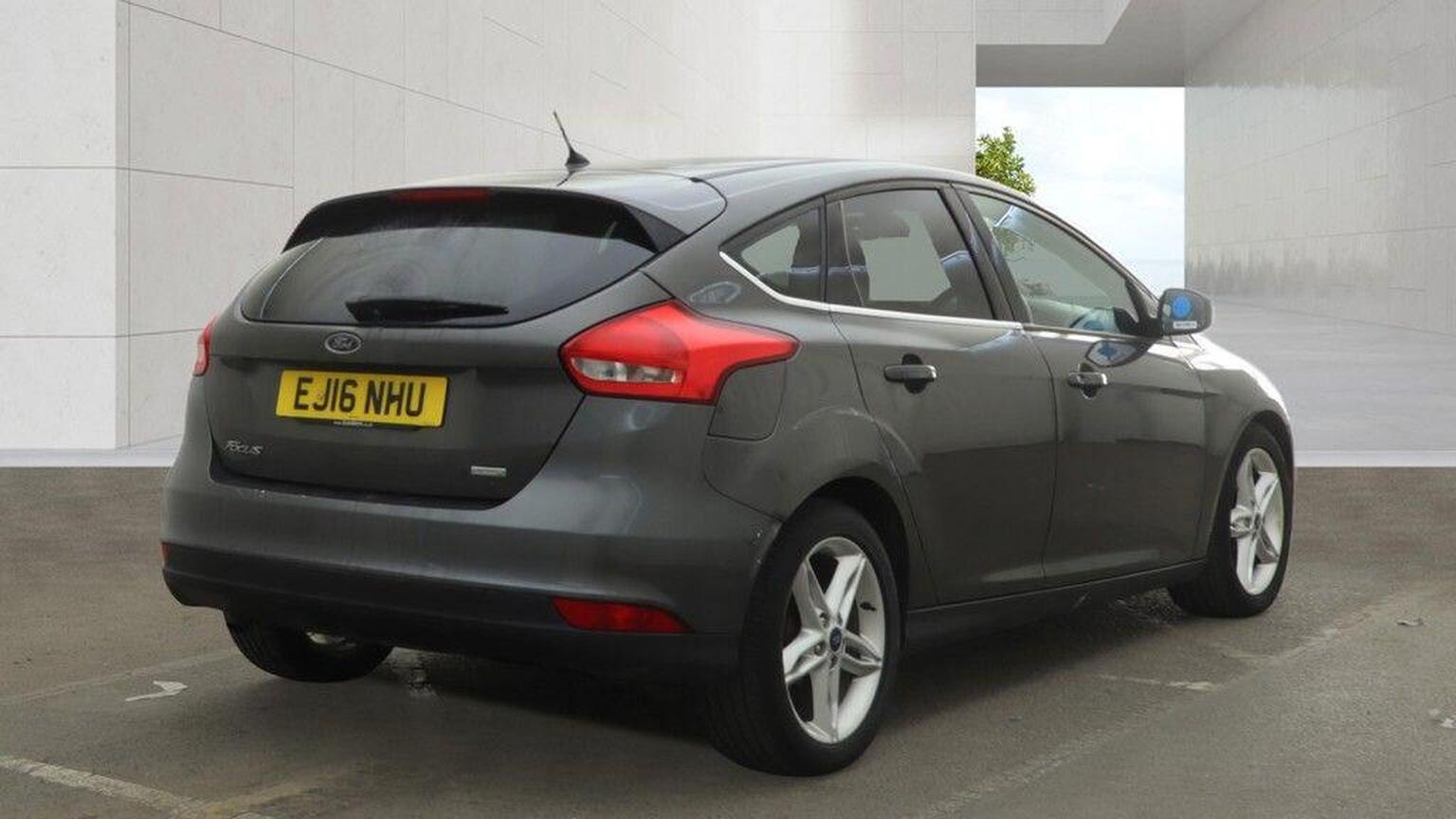 2016 Ford Focus image 3