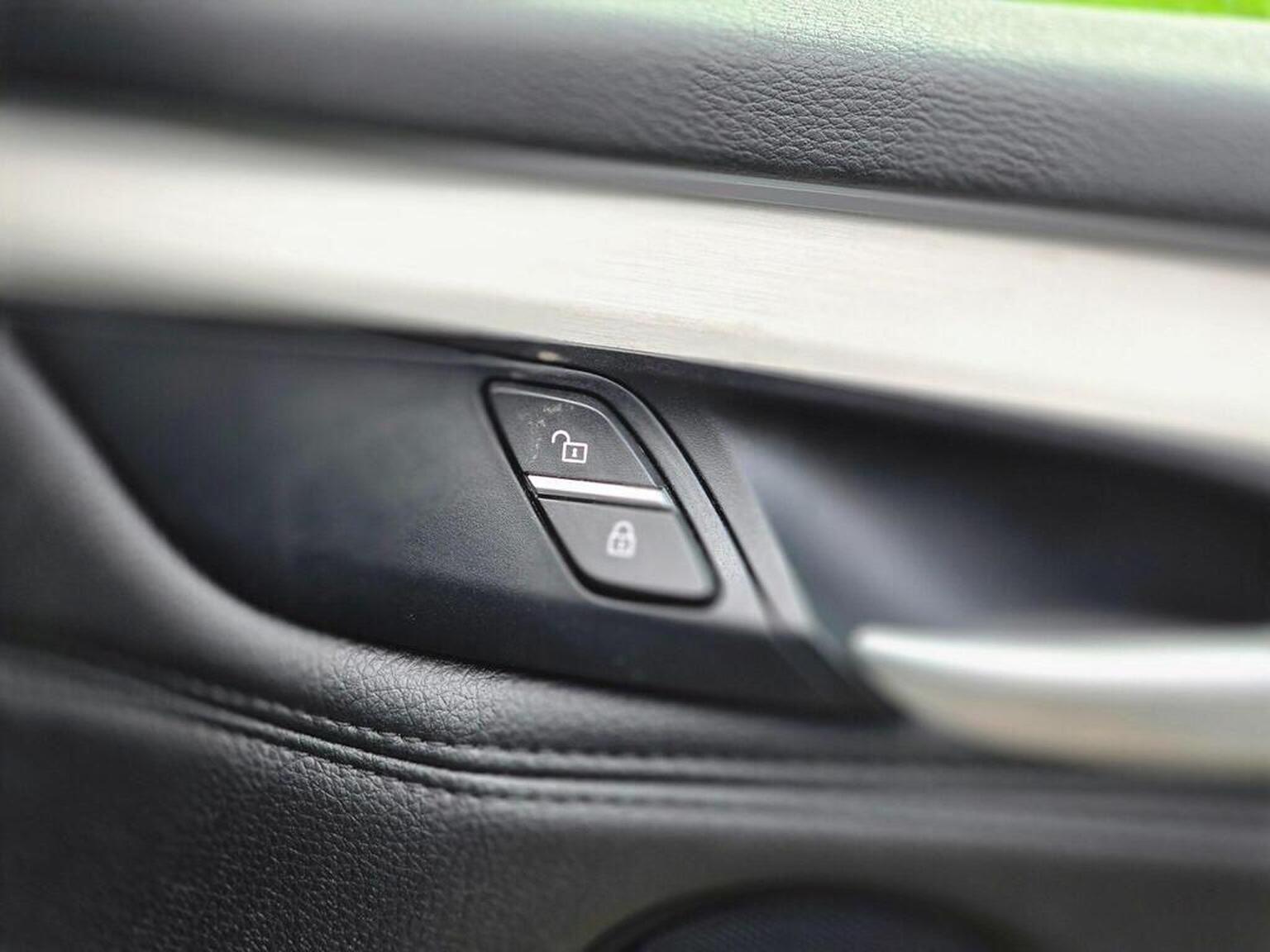 2016 BMW X5 image 34