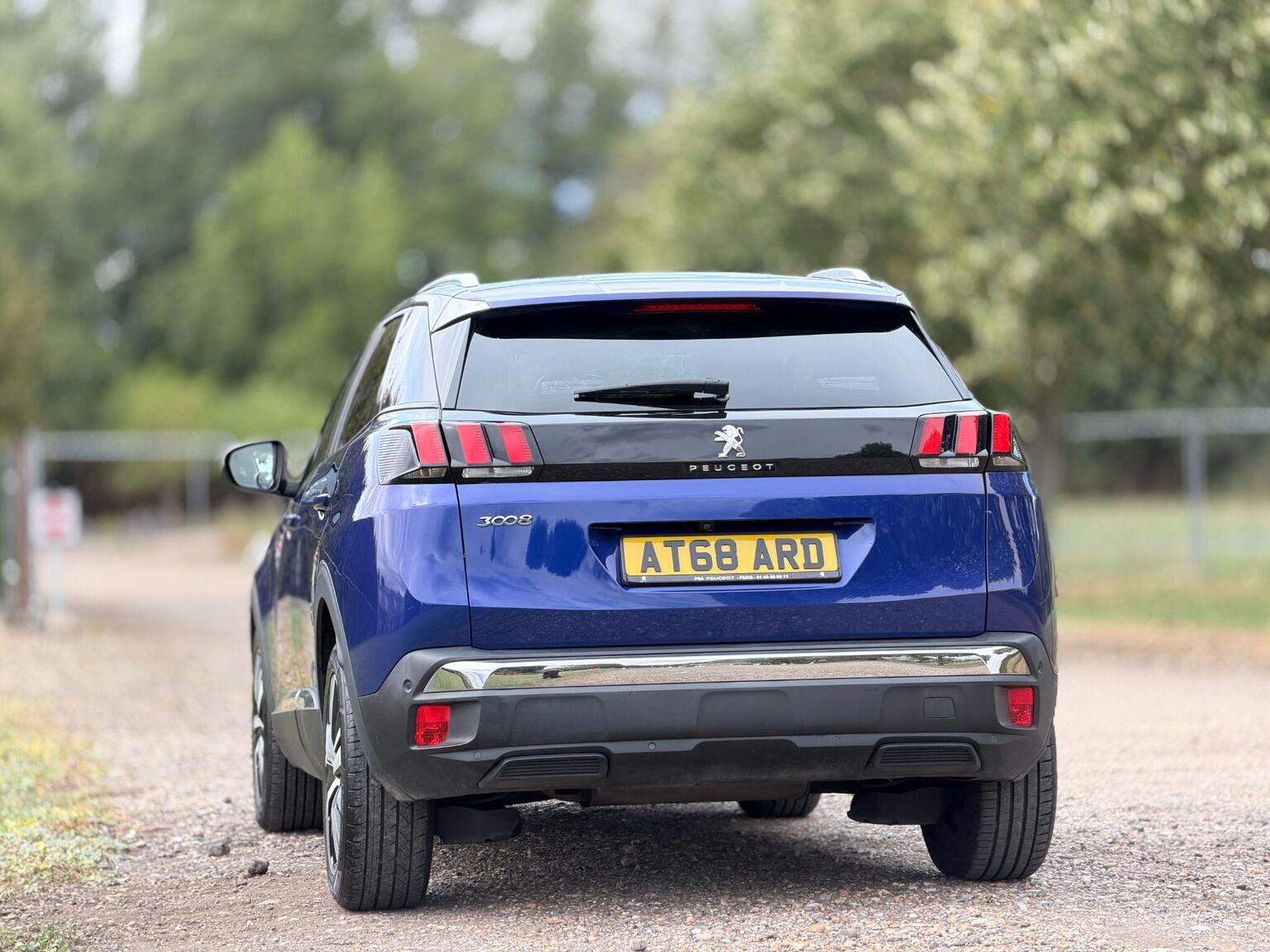 2018 Peugeot 3008 image 11