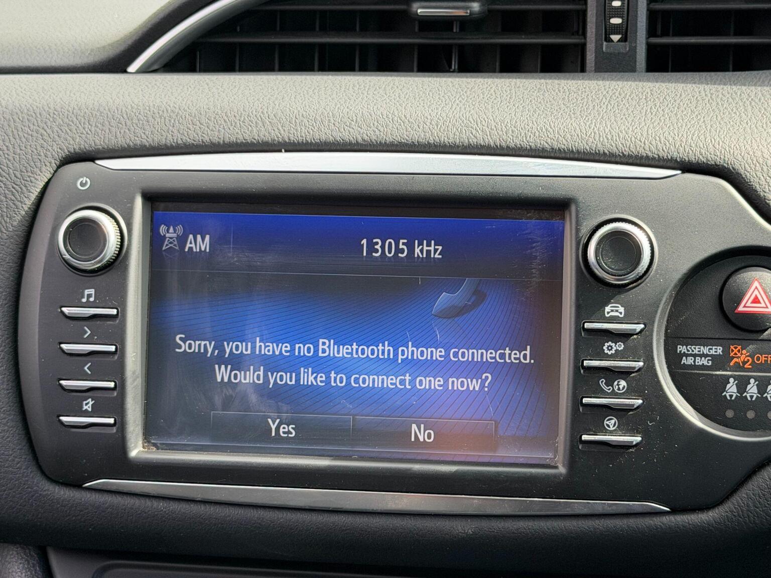 2017 Toyota Yaris image 40