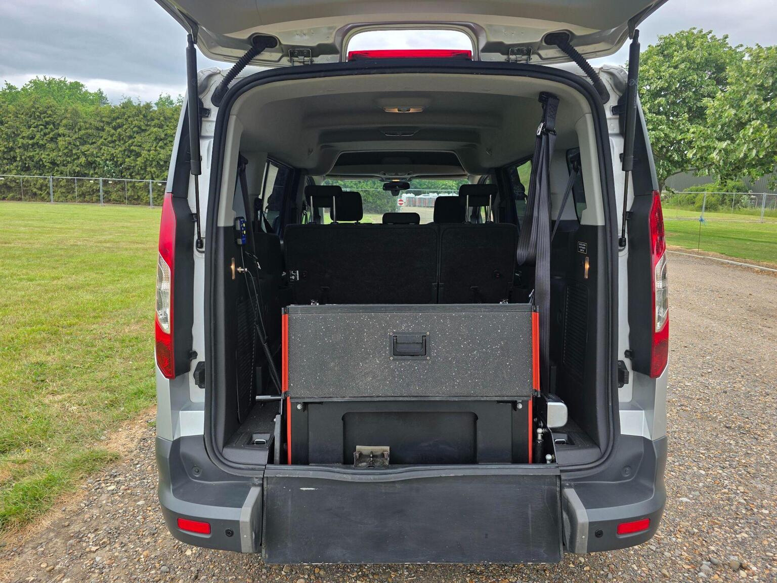 2017 Ford Grand Tourneo Connect image 54