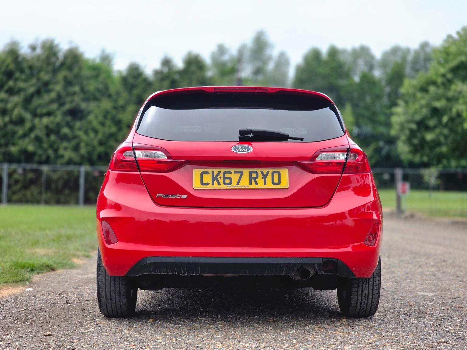2017 Ford Fiesta image 8