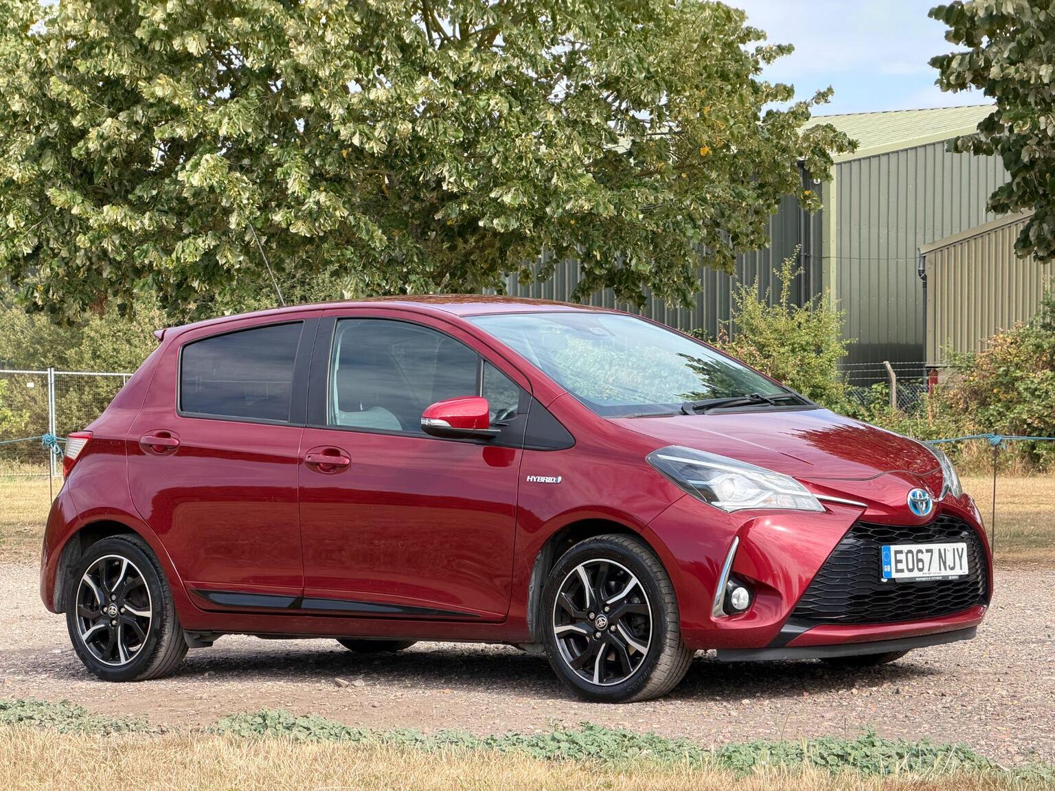 2017 Toyota Yaris image 2