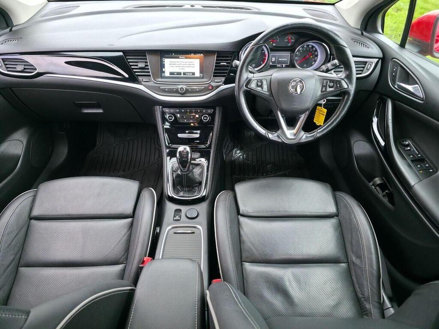 2016 Vauxhall Astra image 30