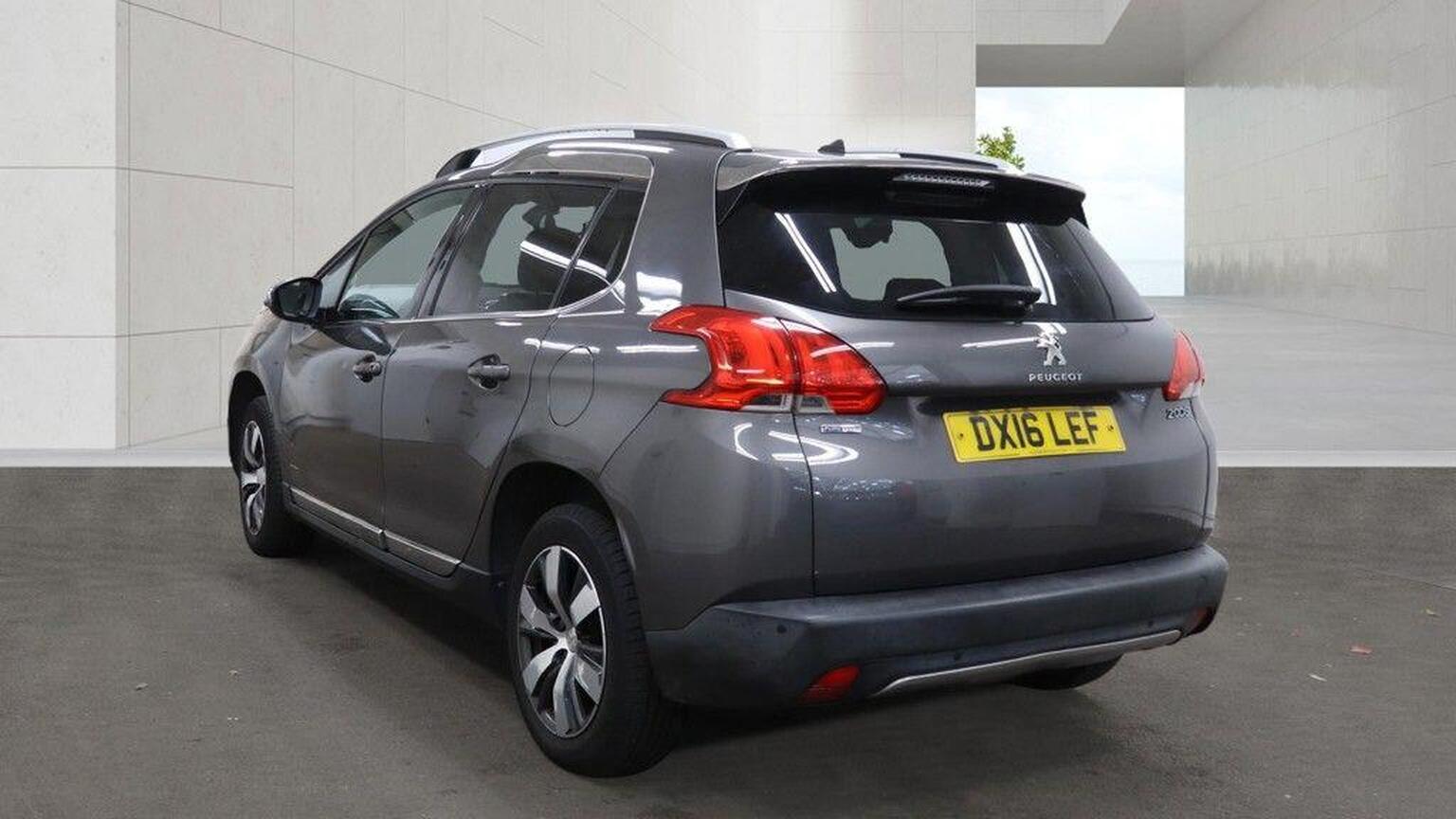2016 Peugeot 2008 image 6