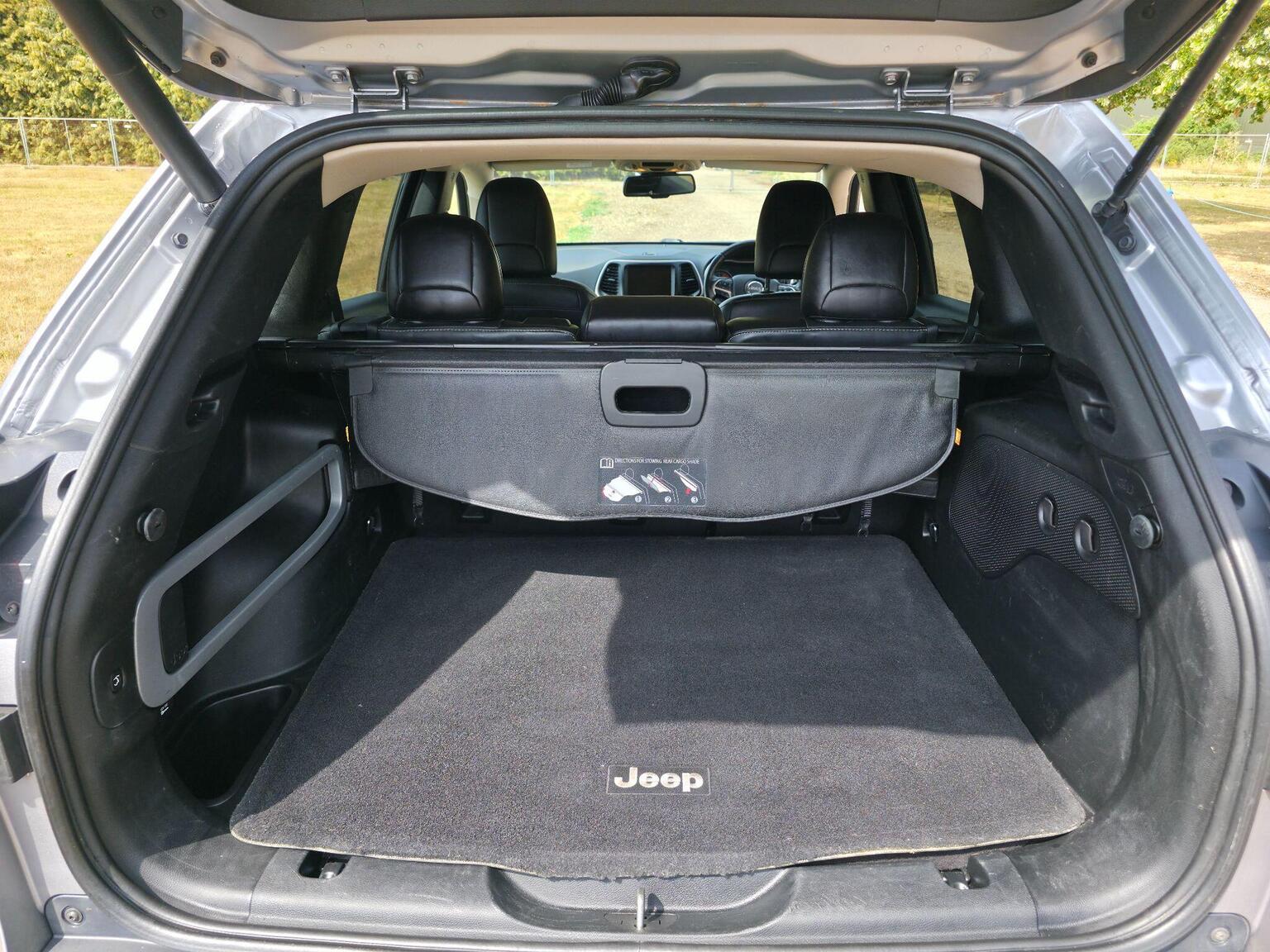 2016 Jeep Cherokee image 54