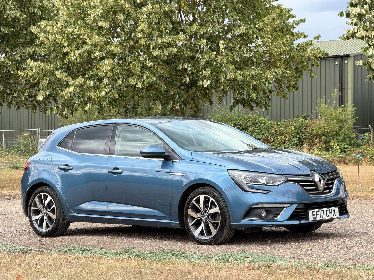 2017 Renault Megane image 2