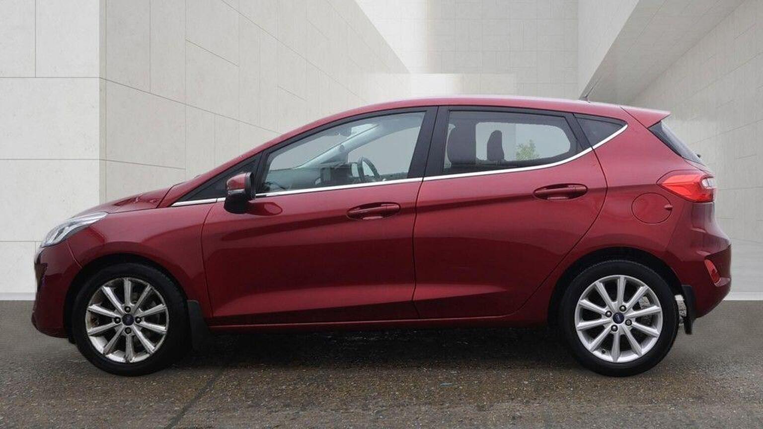 2017 Ford Fiesta image 7