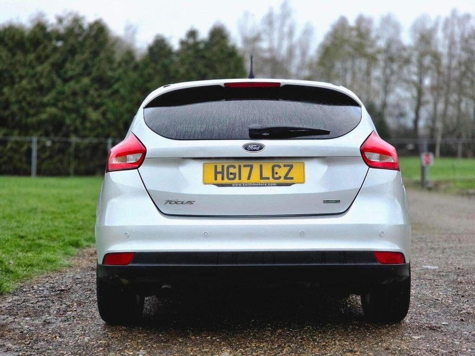 2017 Ford Focus image 8