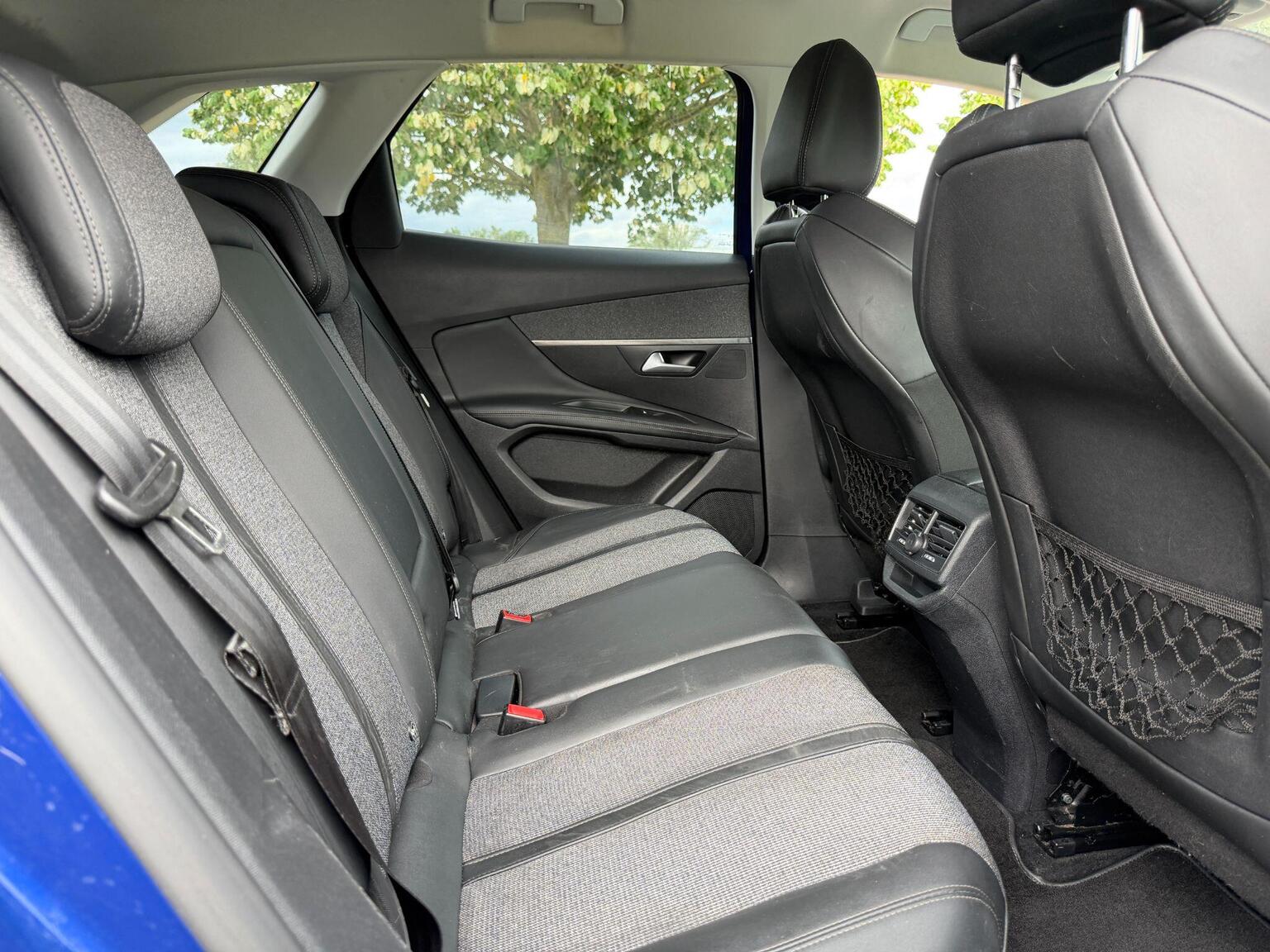 2018 Peugeot 3008 image 24