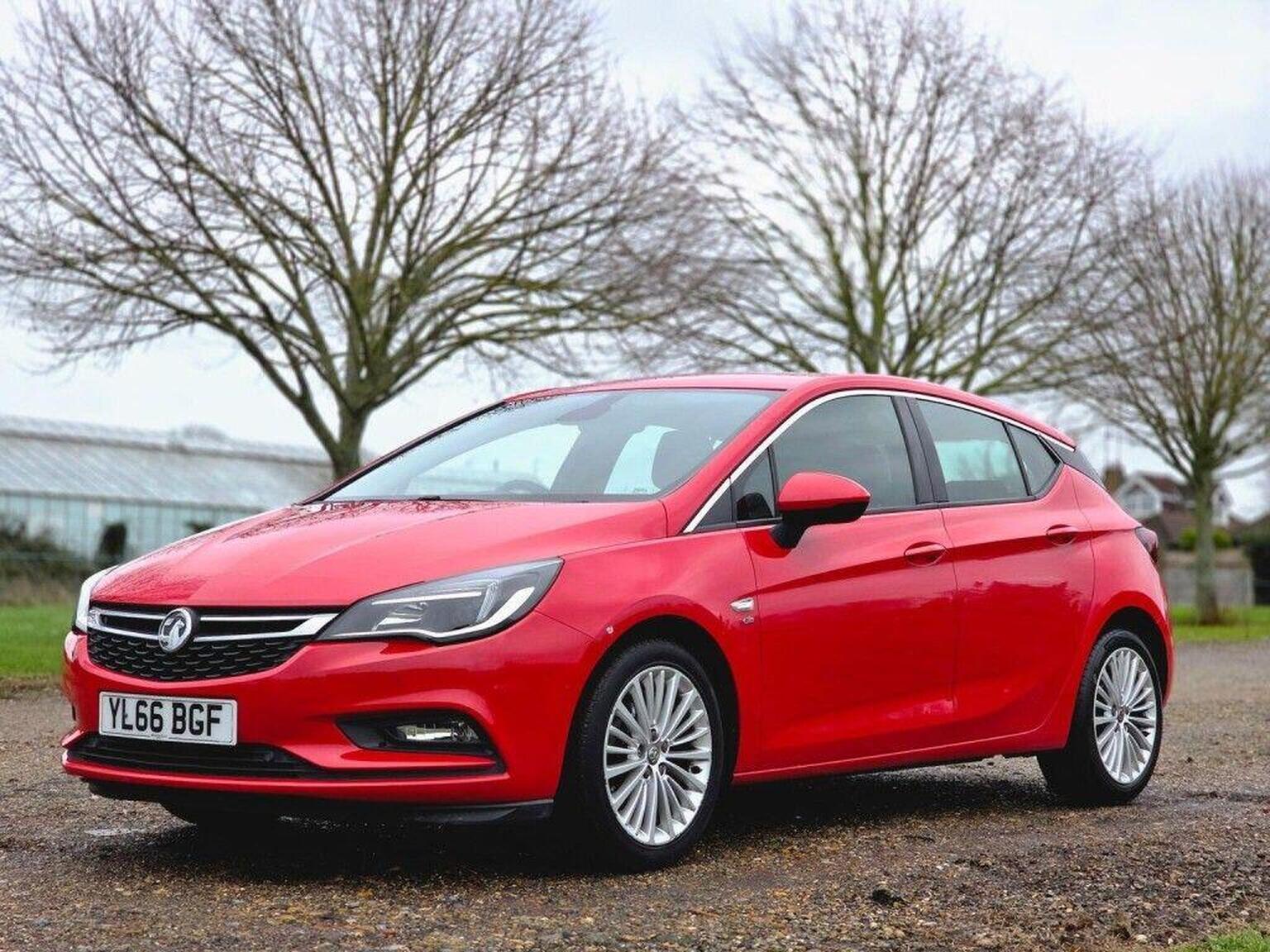 2016 Vauxhall Astra image 16