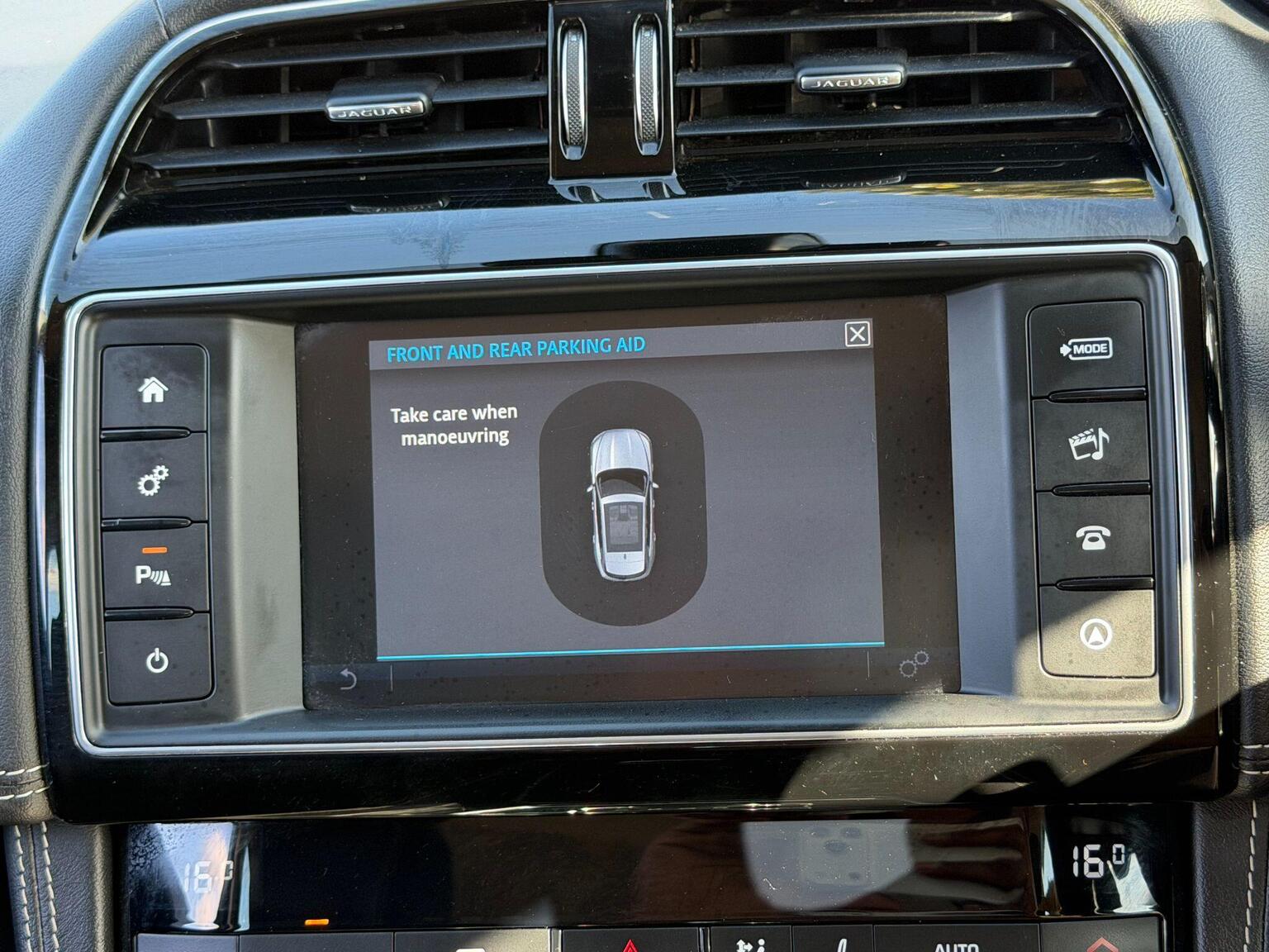 2018 Jaguar F-PACE image 48