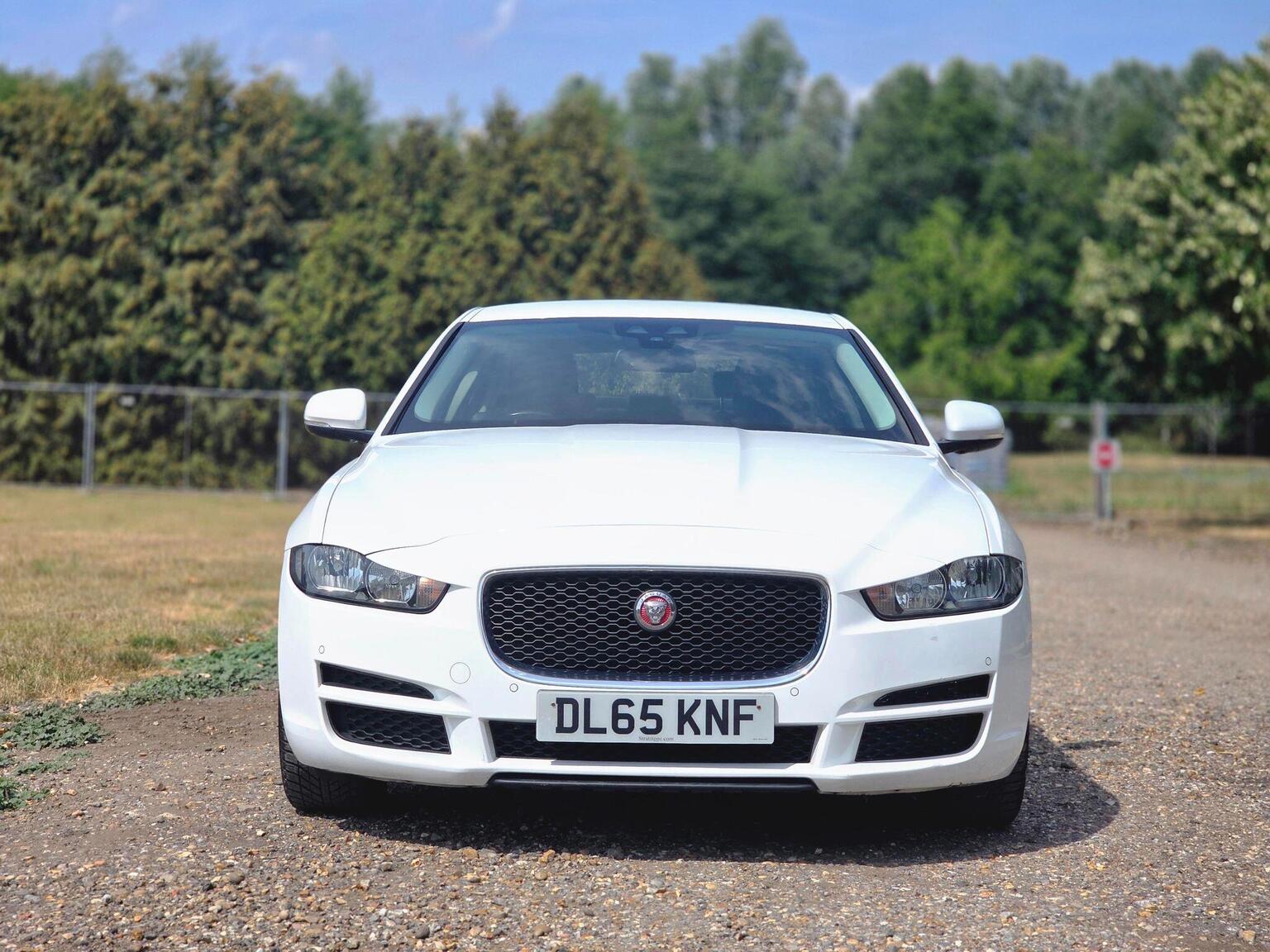 2016 Jaguar XE image 20