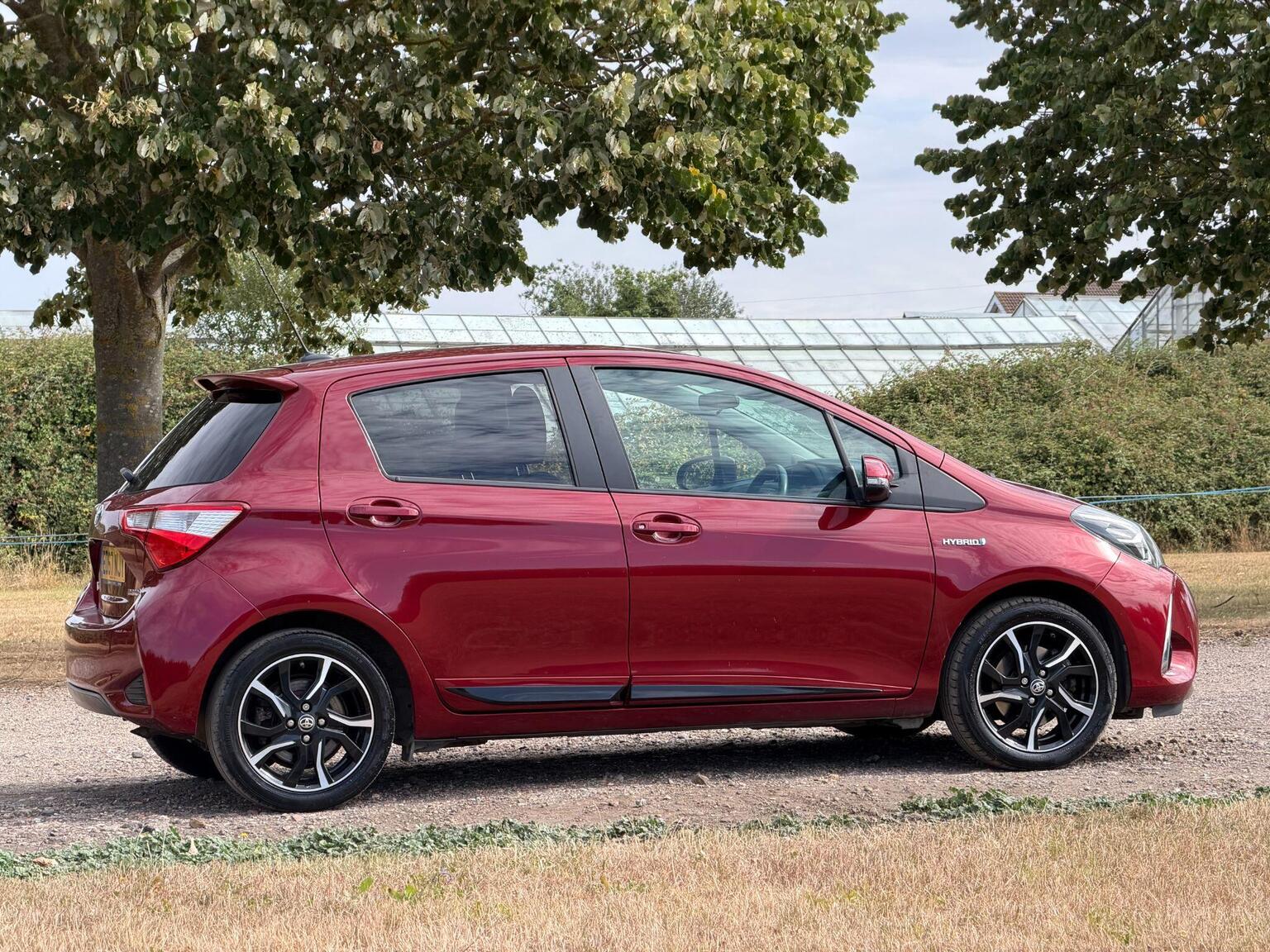 2017 Toyota Yaris image 4