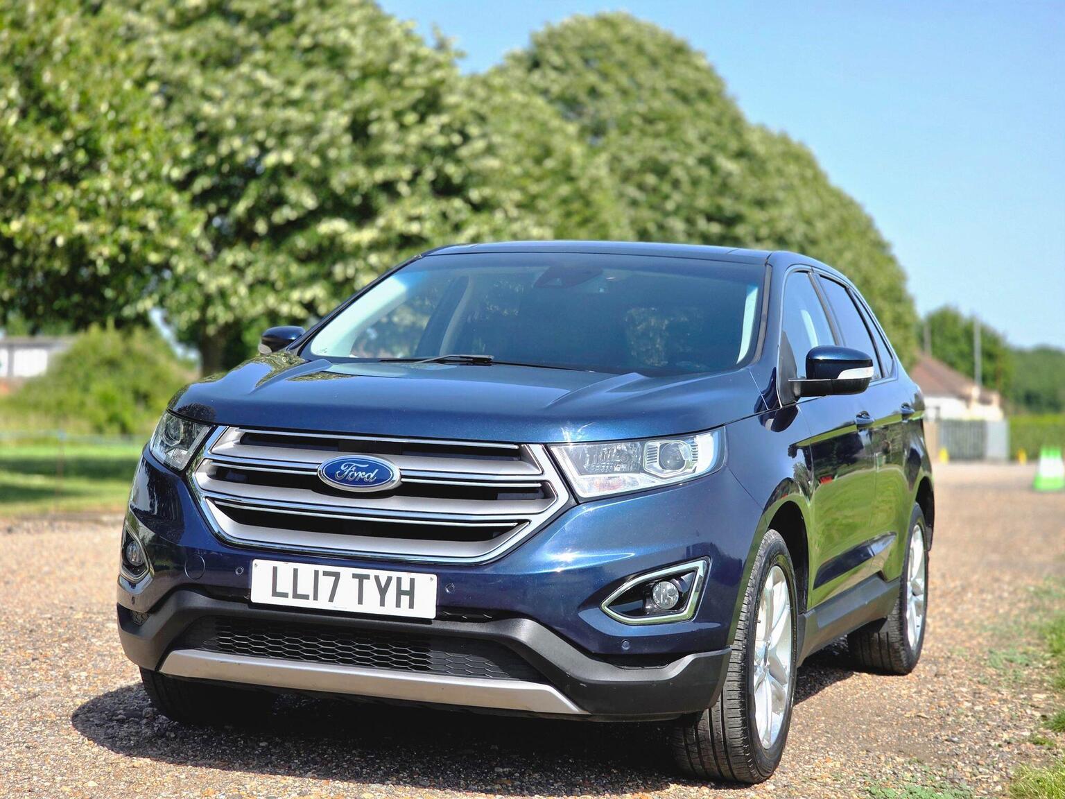 2017 Ford Edge image 18