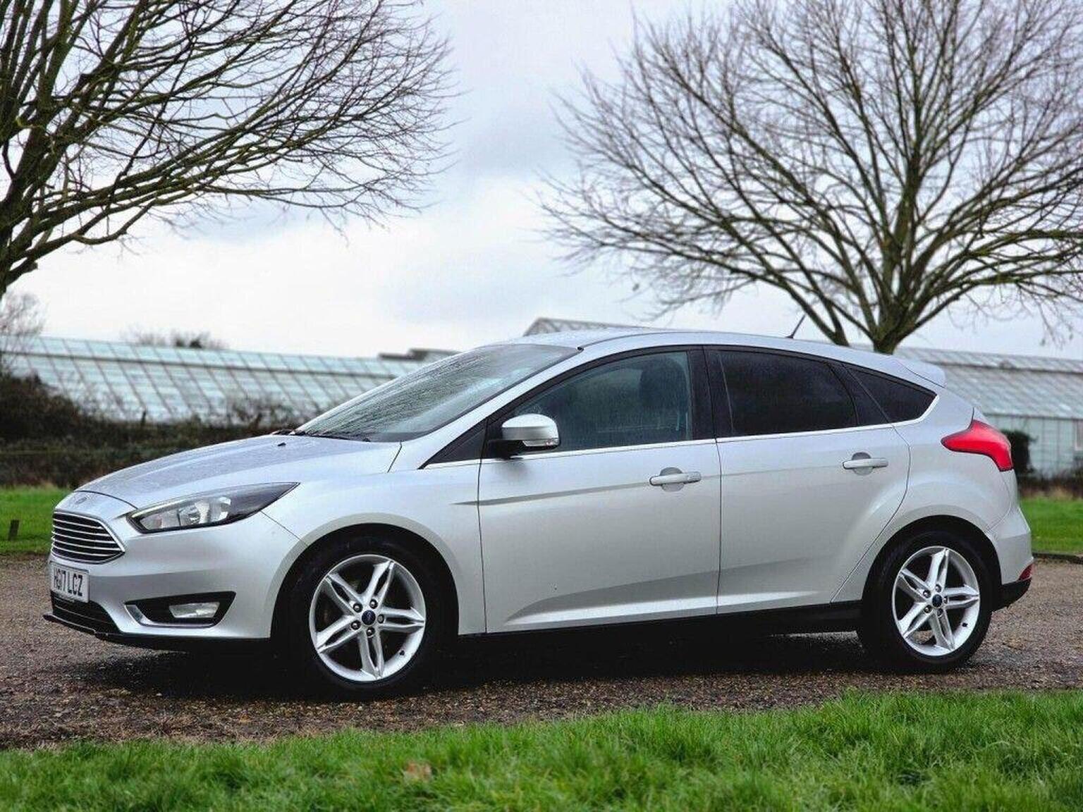 2017 Ford Focus image 15