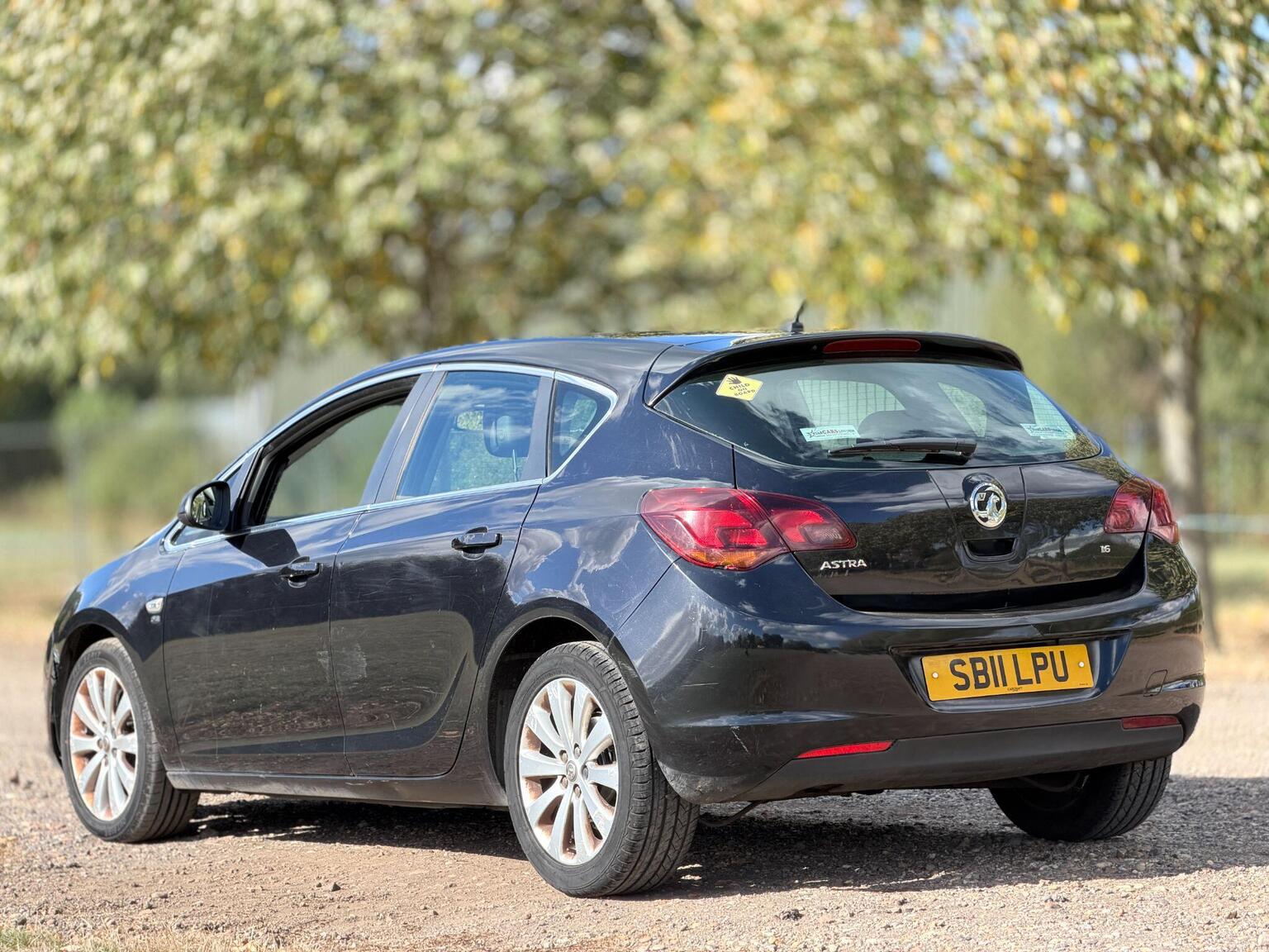 2011 Vauxhall Astra image 9