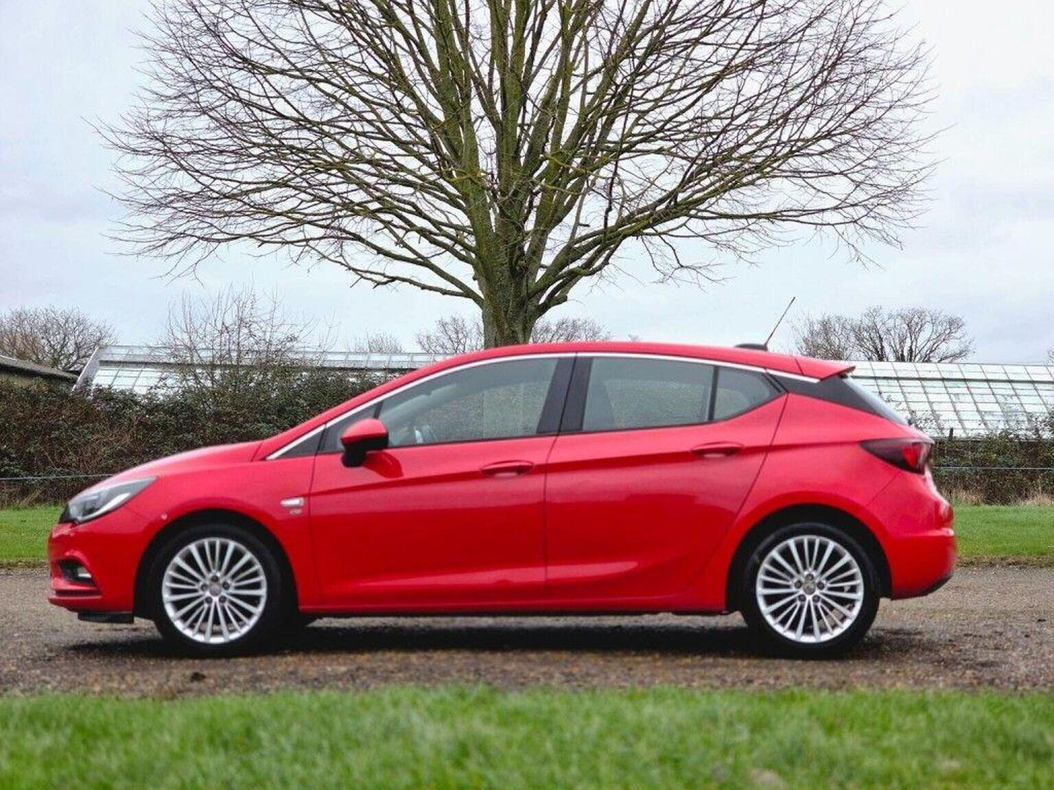 2016 Vauxhall Astra image 13