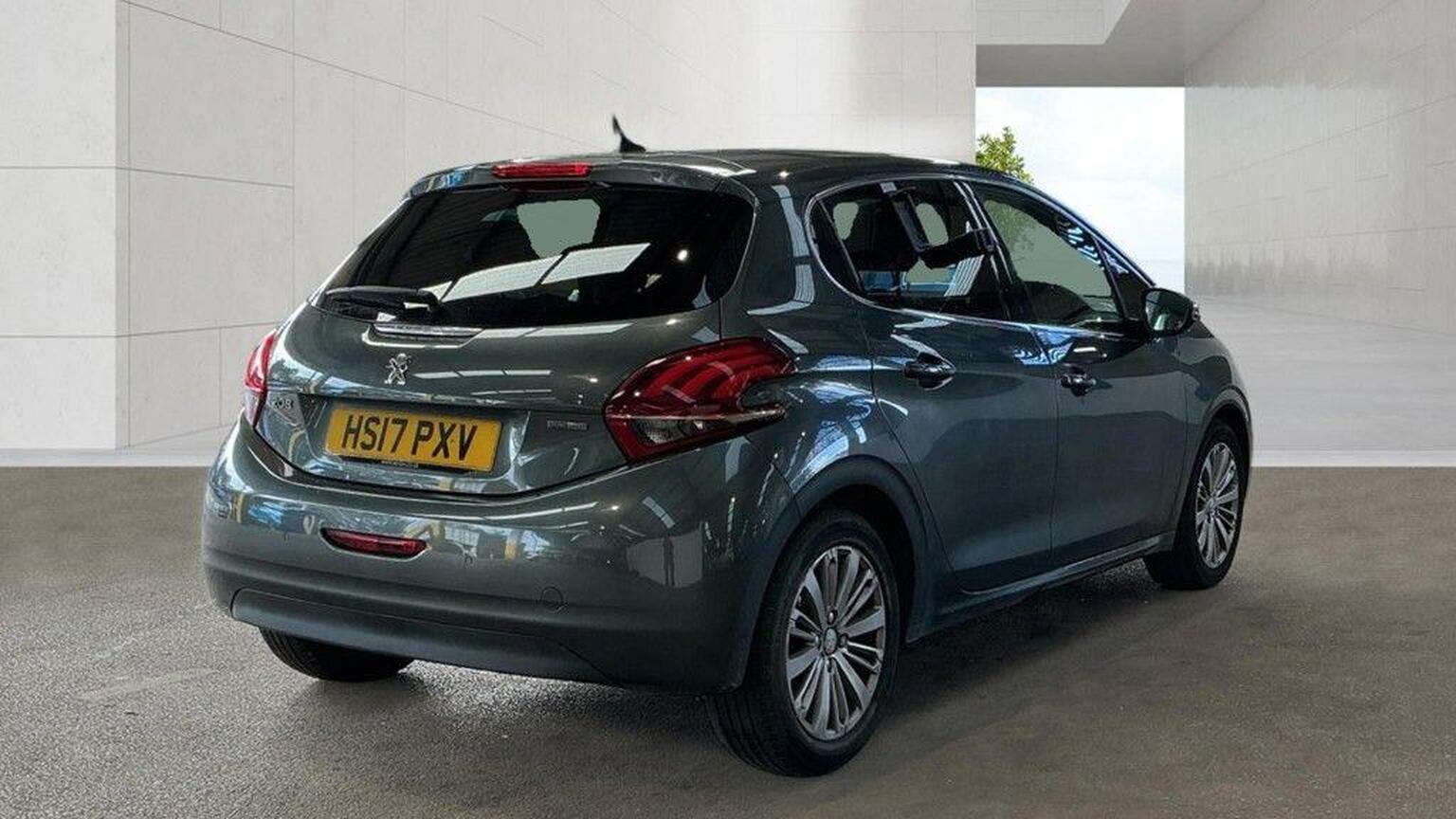 2017 Peugeot 208 image 4