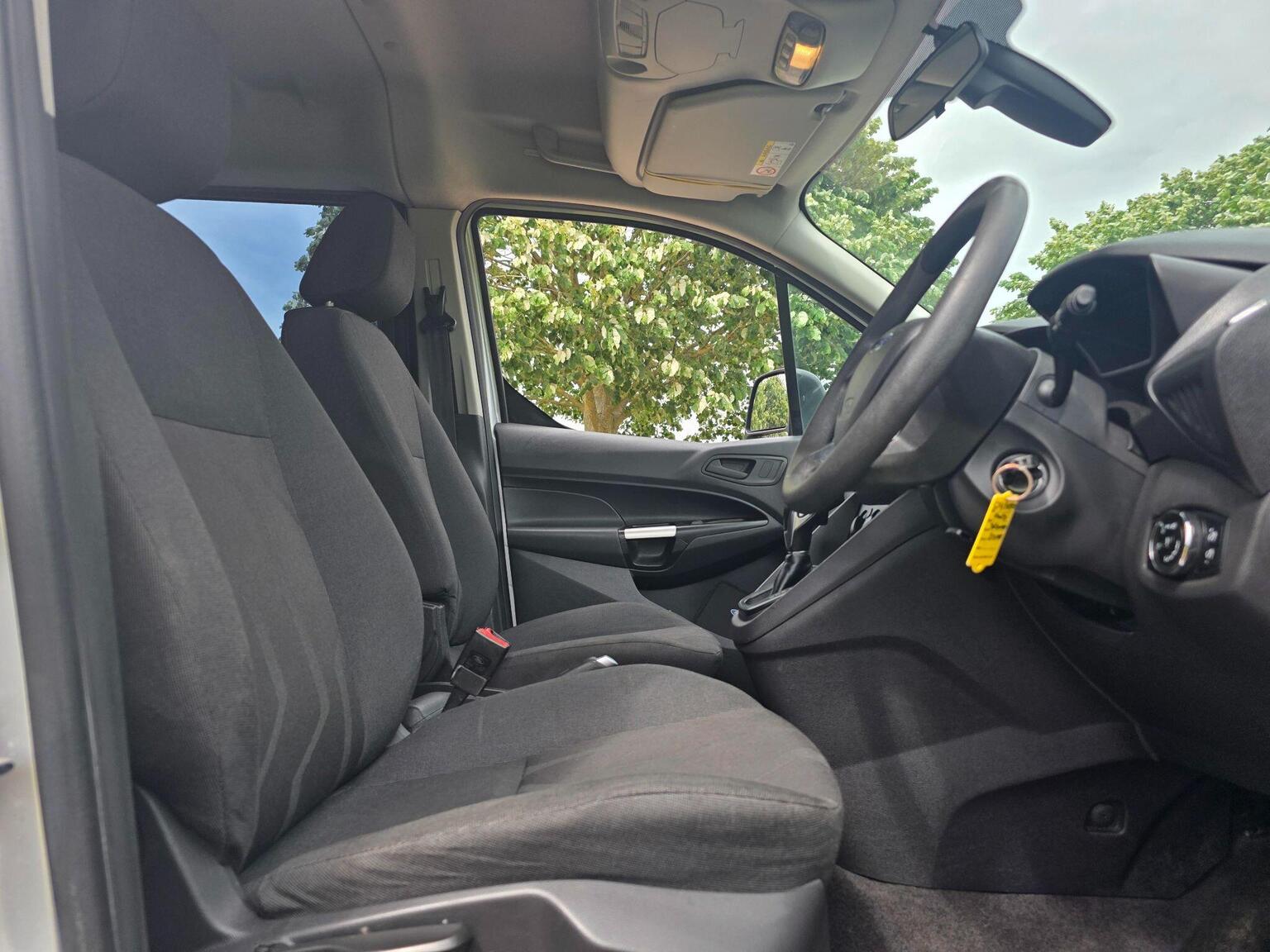 2017 Ford Grand Tourneo Connect image 22