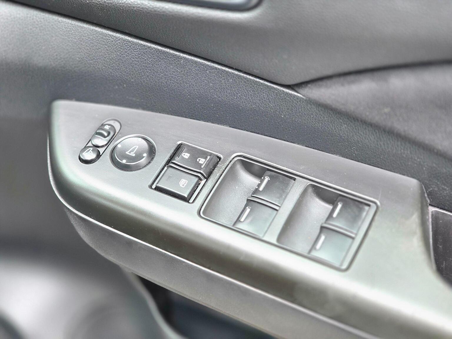 2013 Honda CR-V image 28