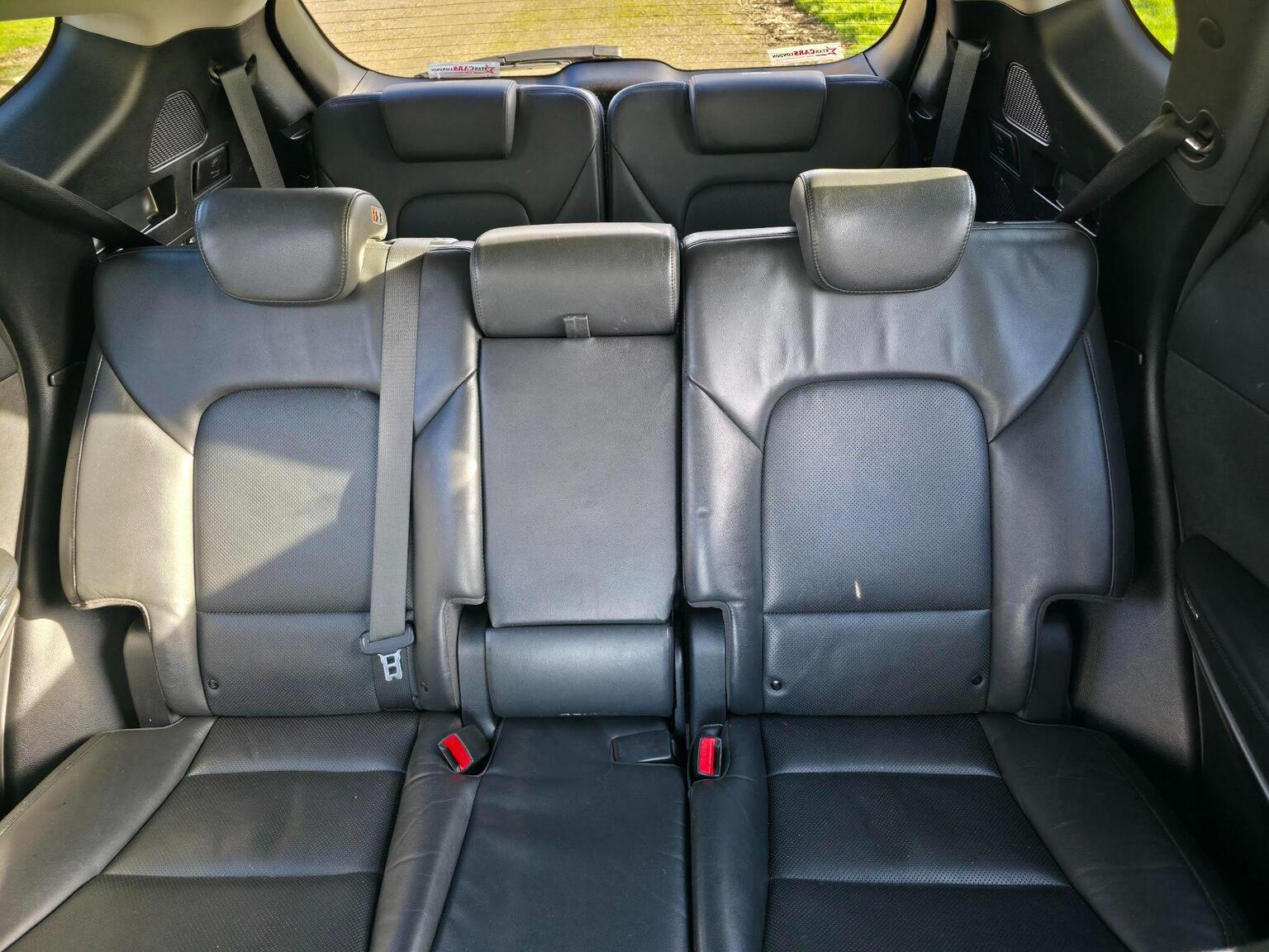 2017 Hyundai Santa Fe image 28