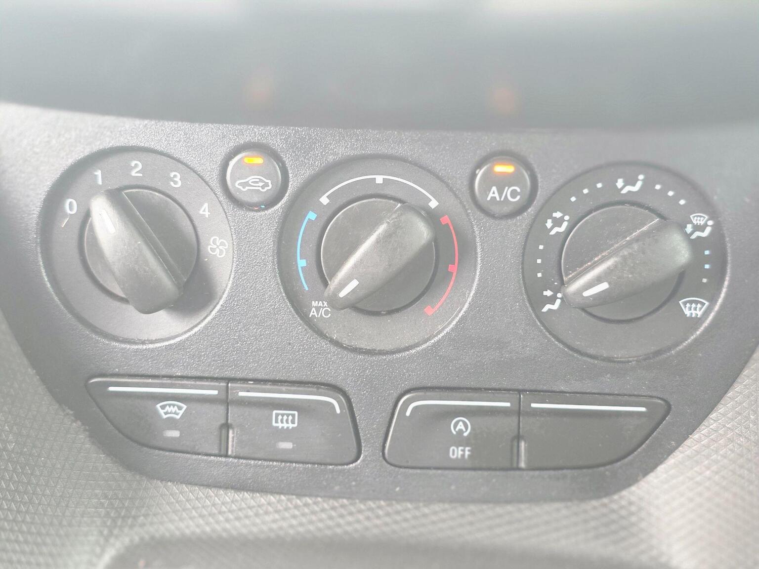 2017 Ford Grand Tourneo Connect image 33