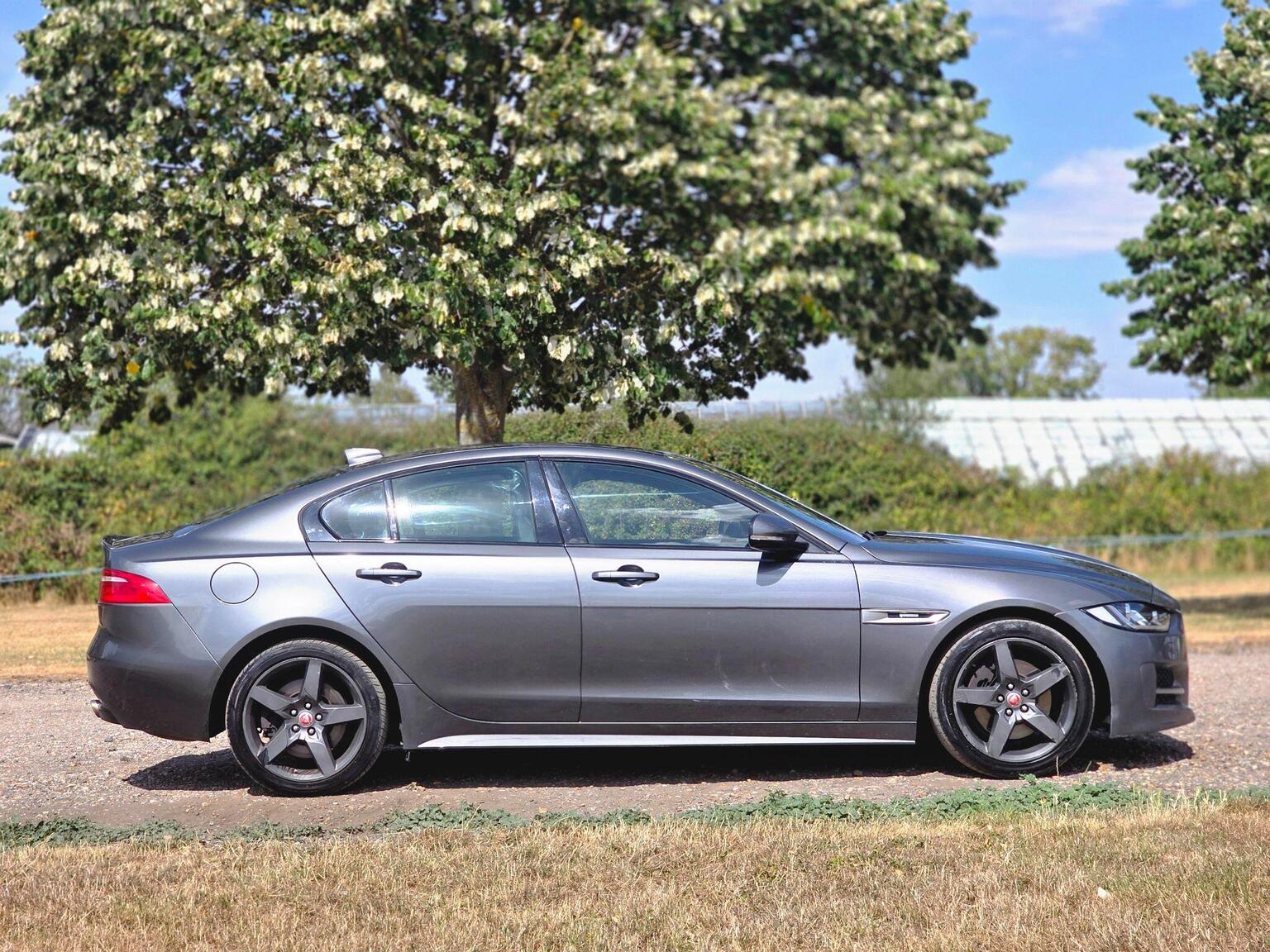 2018 Jaguar XE image 3