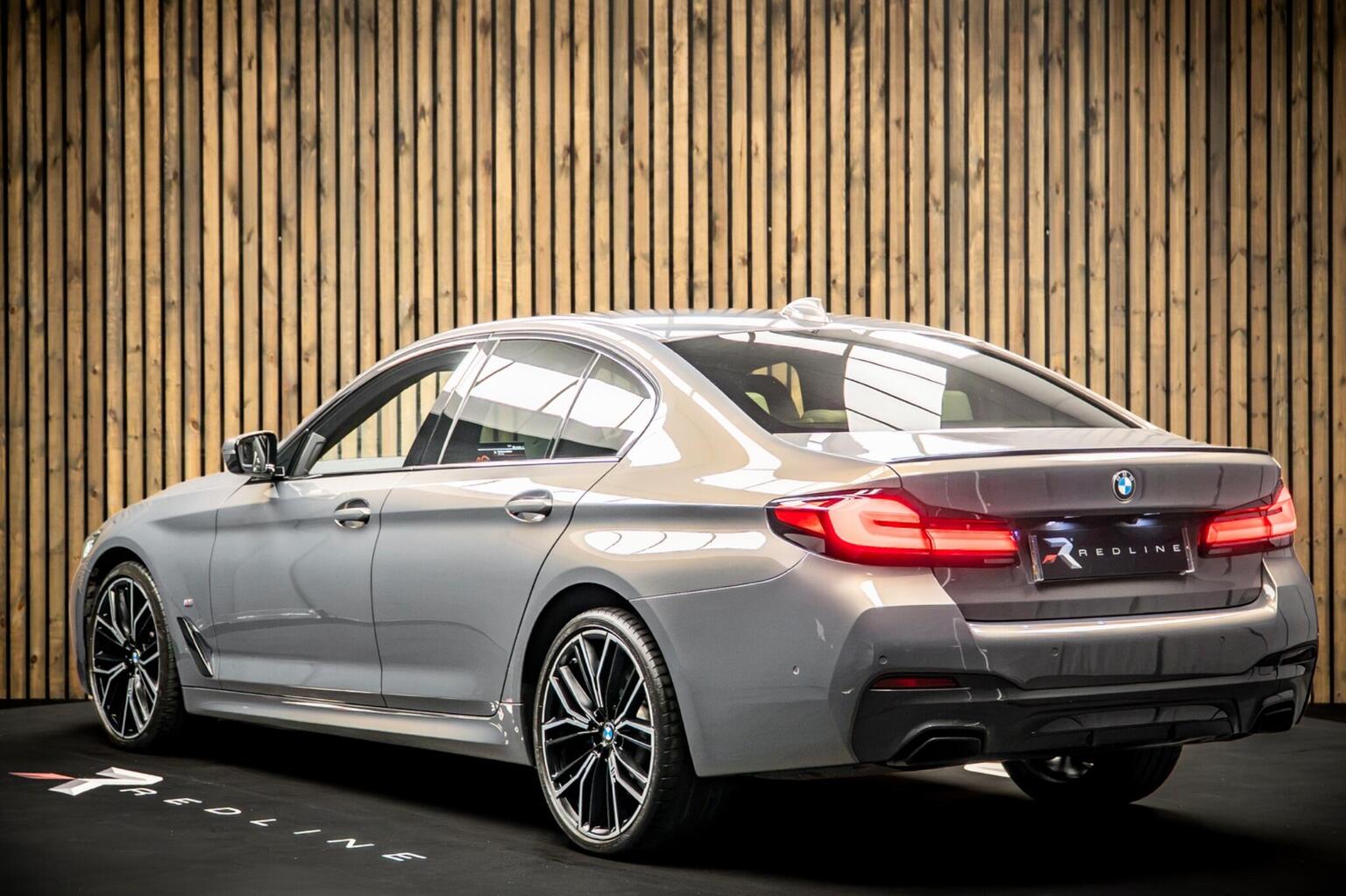 2022 BMW 5 Series 530d M Sport Steptronic xDrive — photograph 3