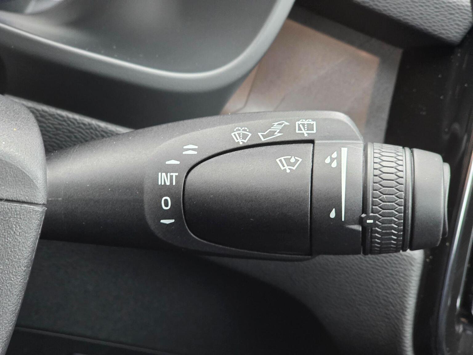 2024 Volvo EX40 image 35
