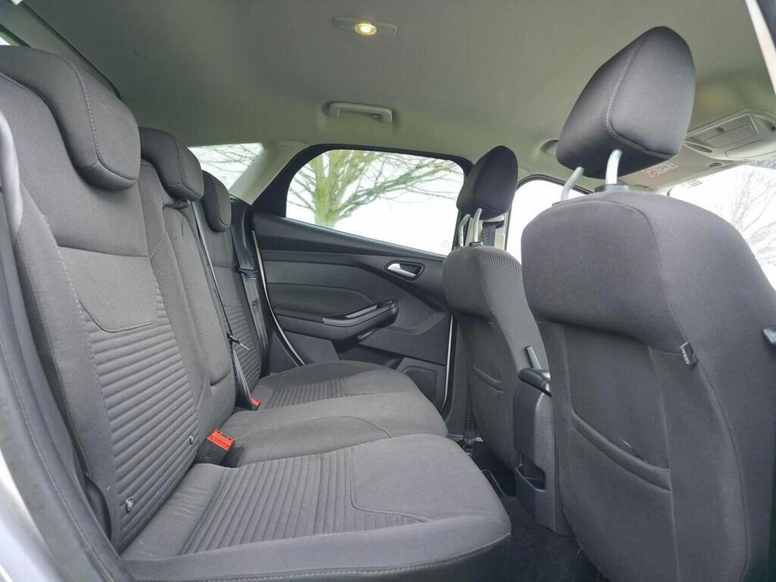 2017 Ford Focus image 24