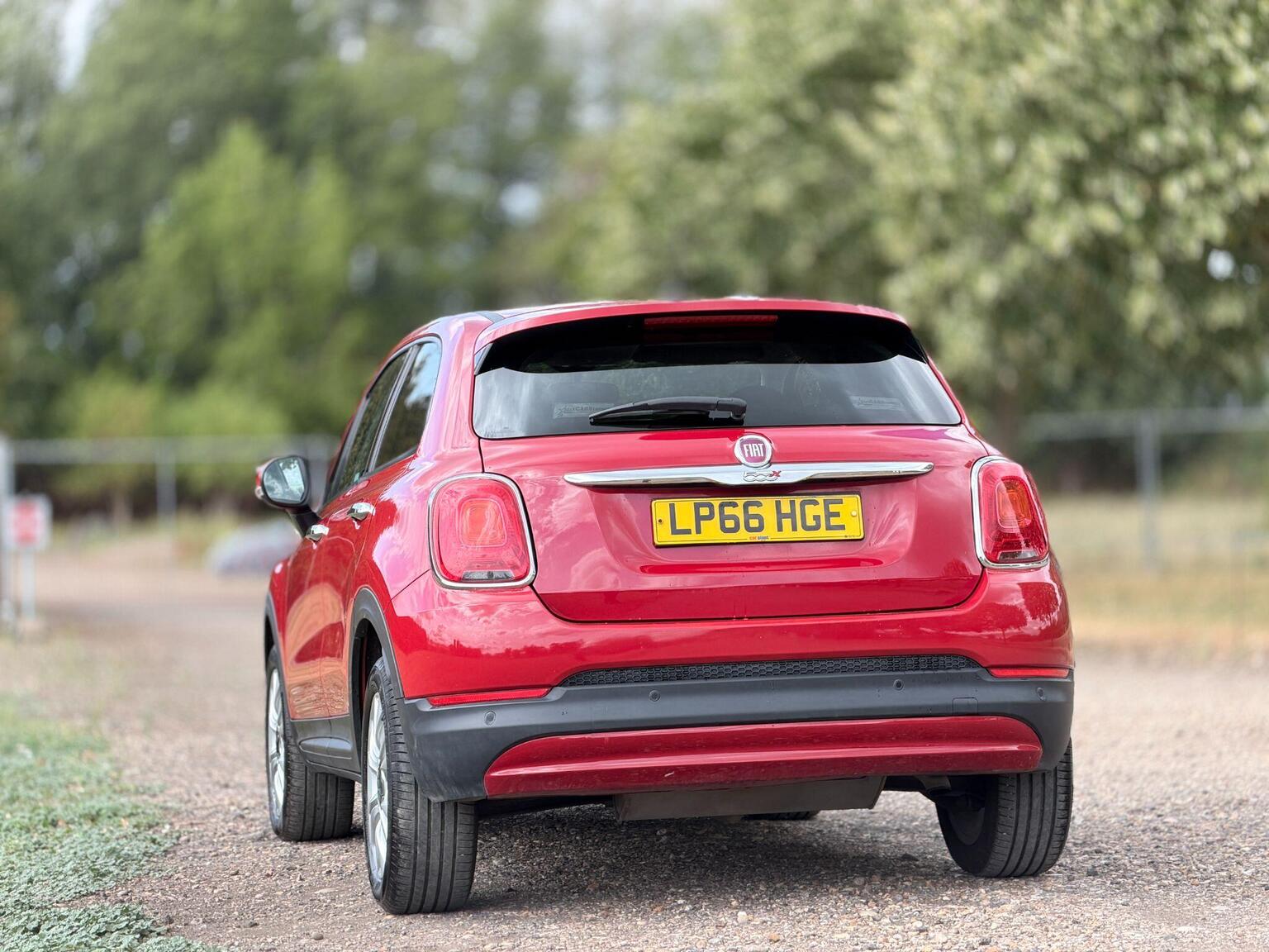 2016 Fiat 500X image 9